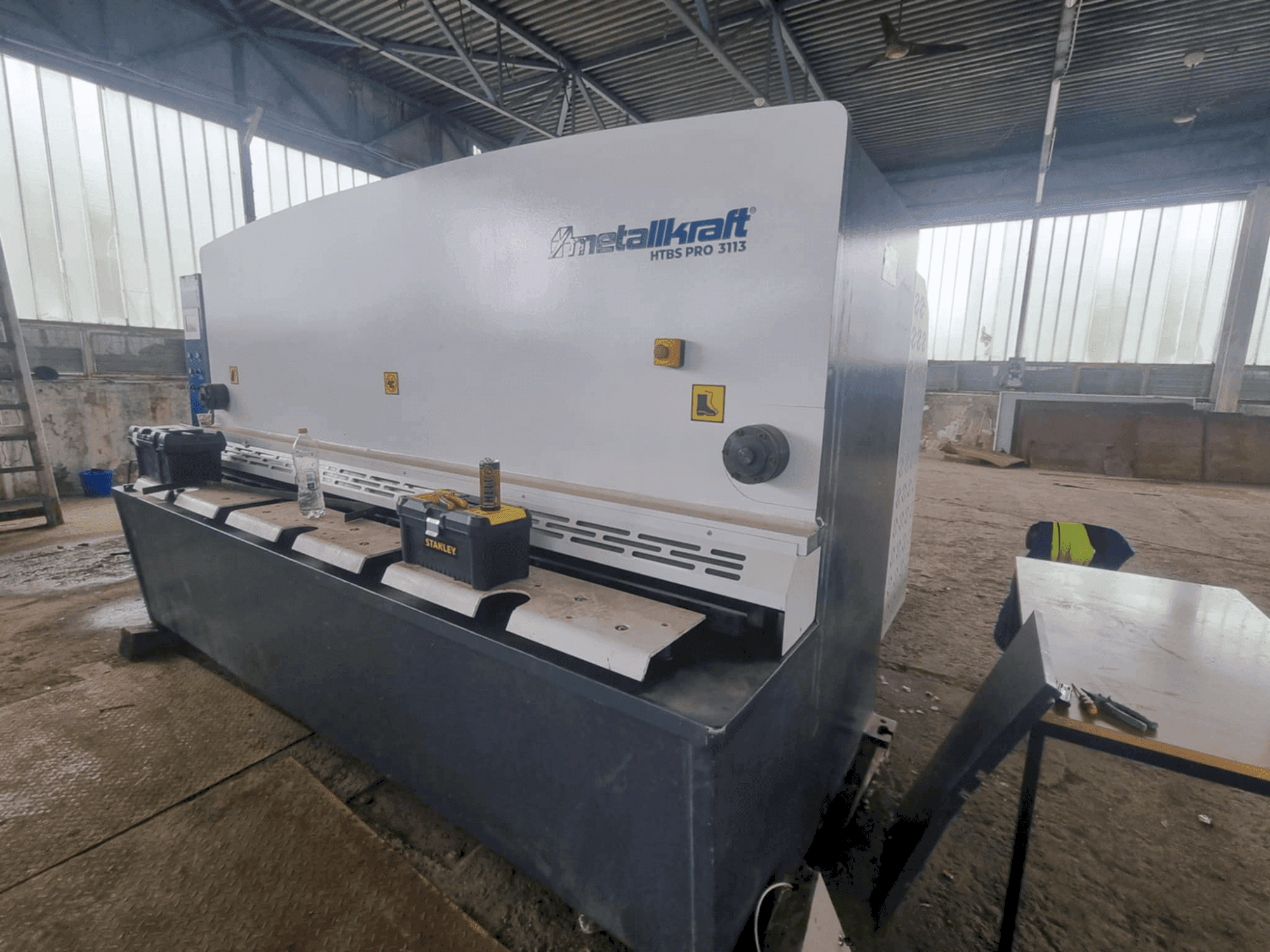 MACHINE_IMG_ALT_FRONT_VIEW