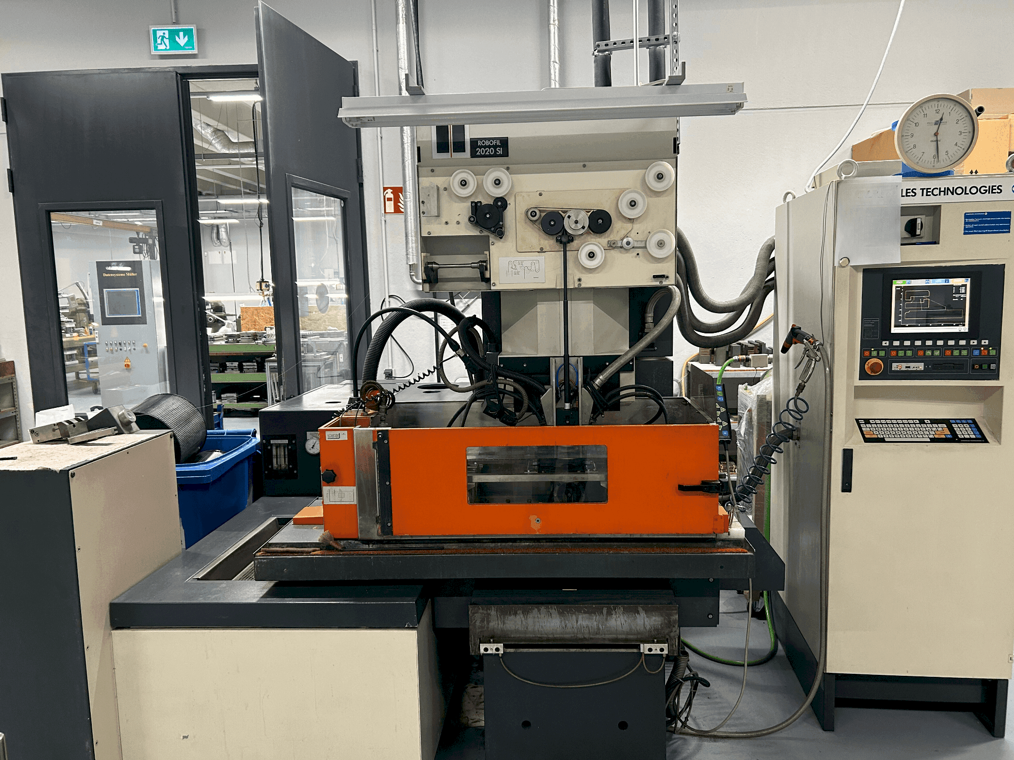 MACHINE_IMG_ALT_FRONT_VIEW