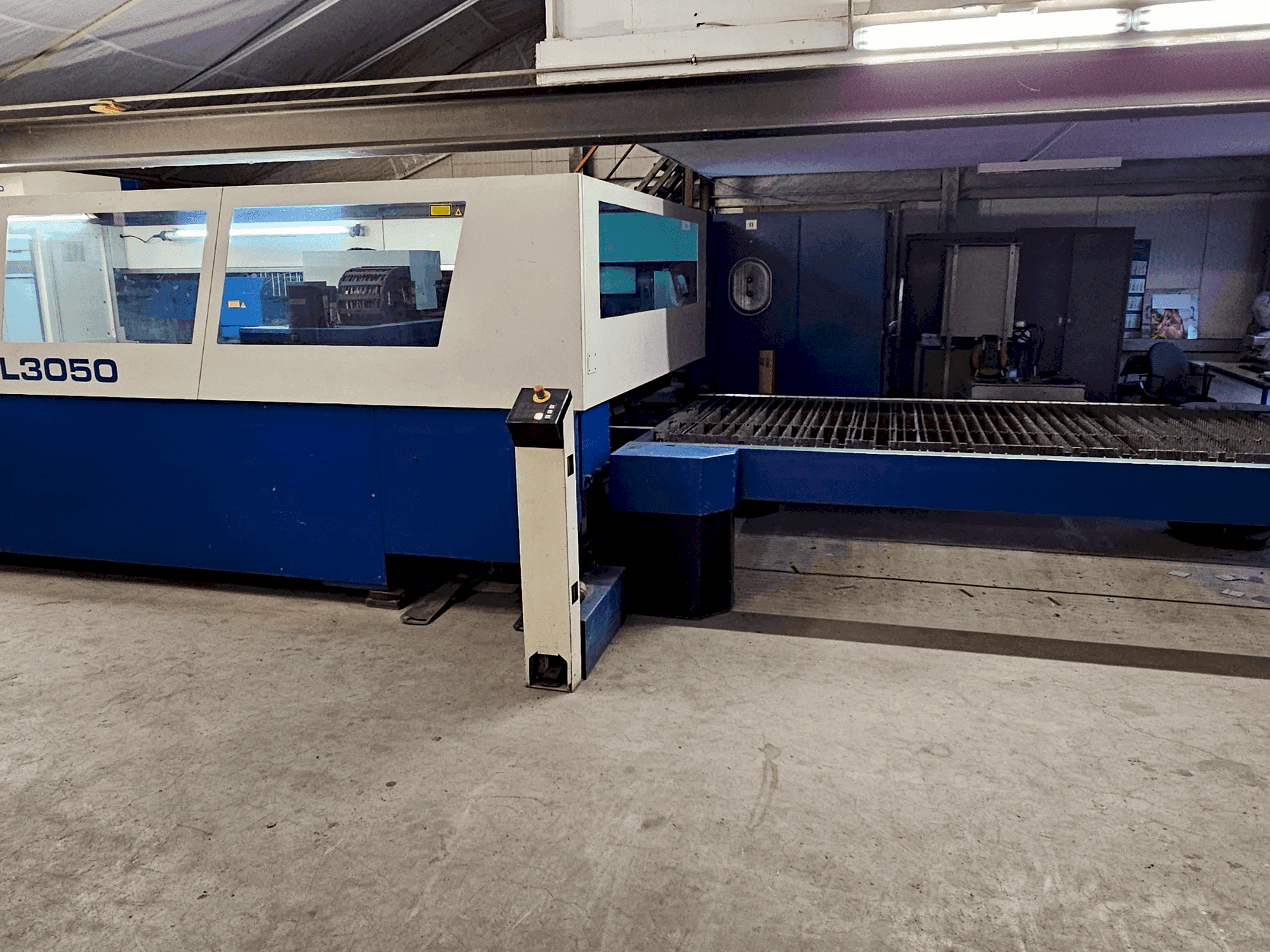MACHINE_IMG_ALT_FRONT_VIEW