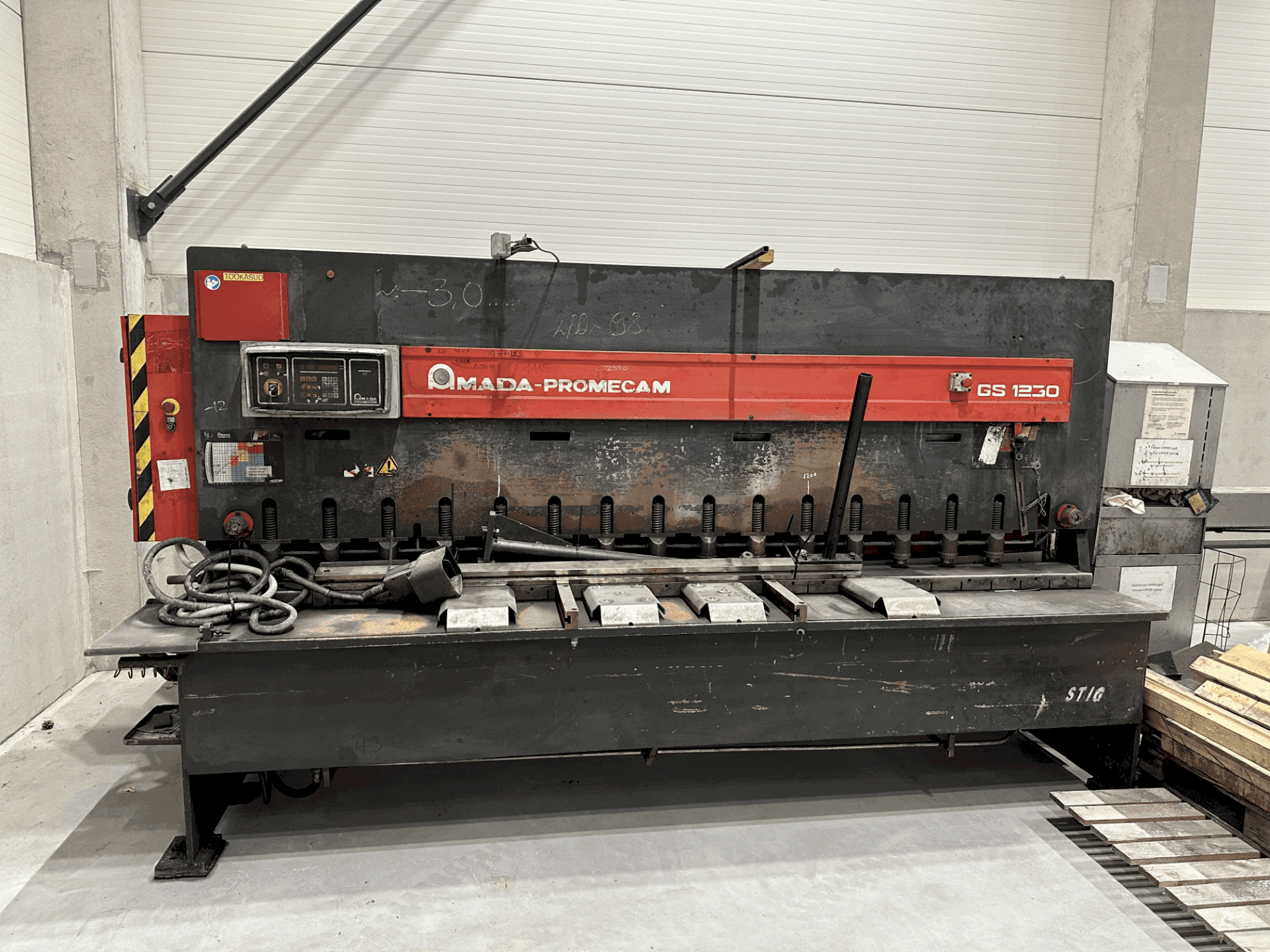 MACHINE_IMG_ALT_FRONT_VIEW