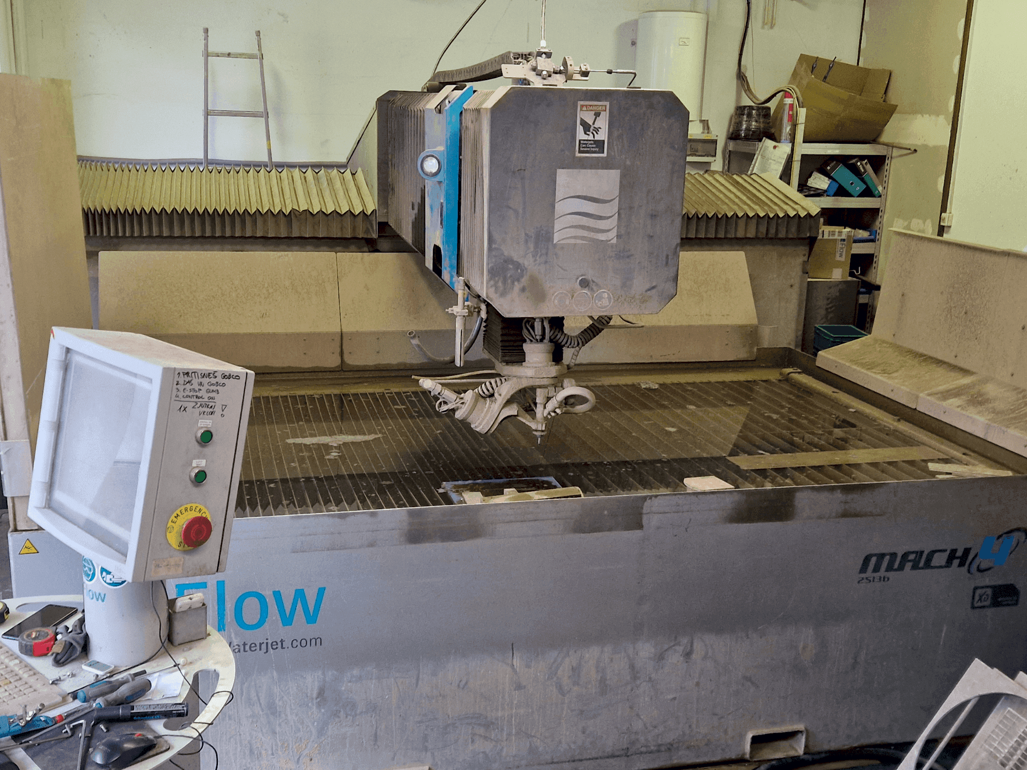 MACHINE_IMG_ALT_FRONT_VIEW