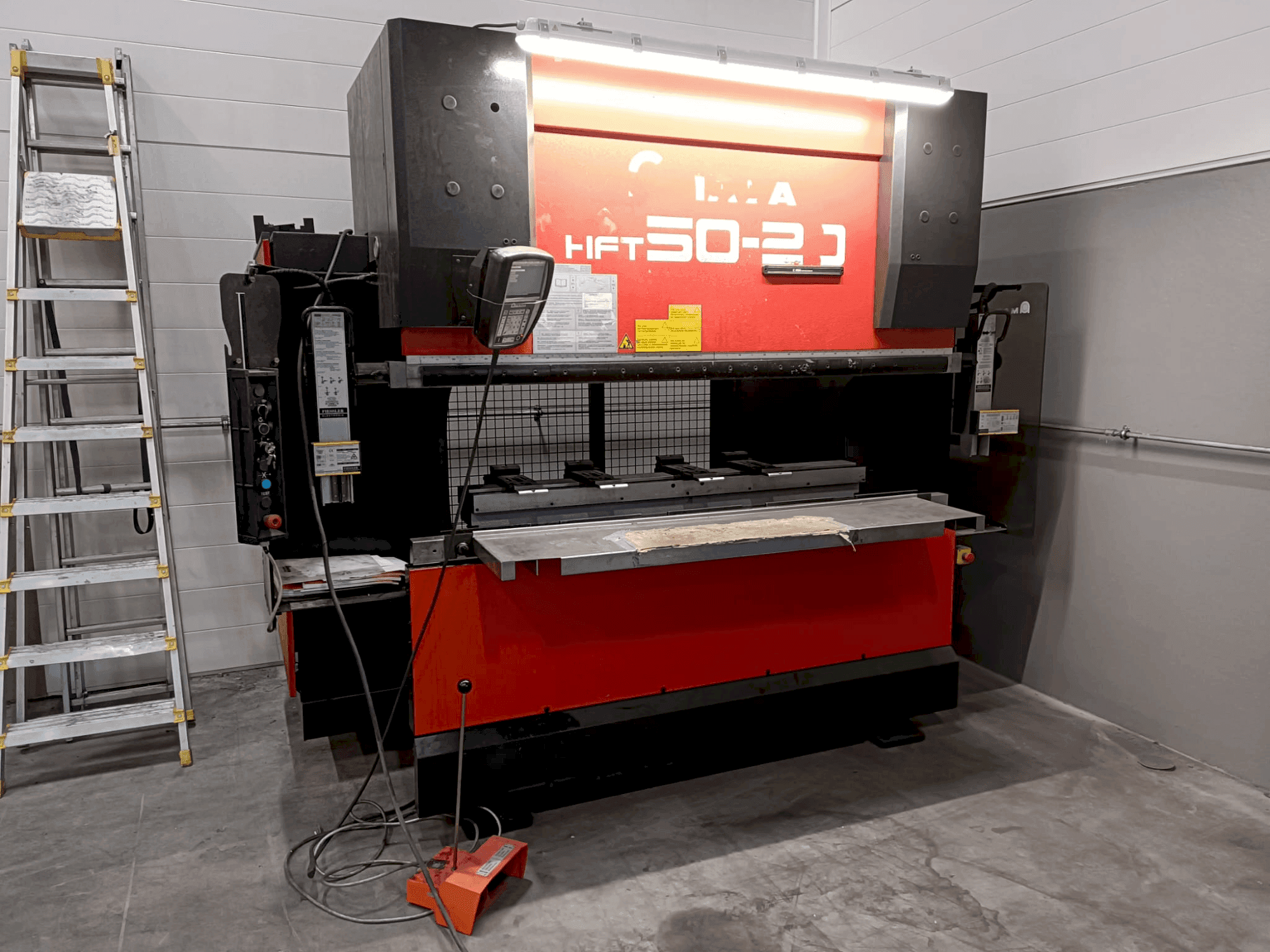 MACHINE_IMG_ALT_FRONT_VIEW