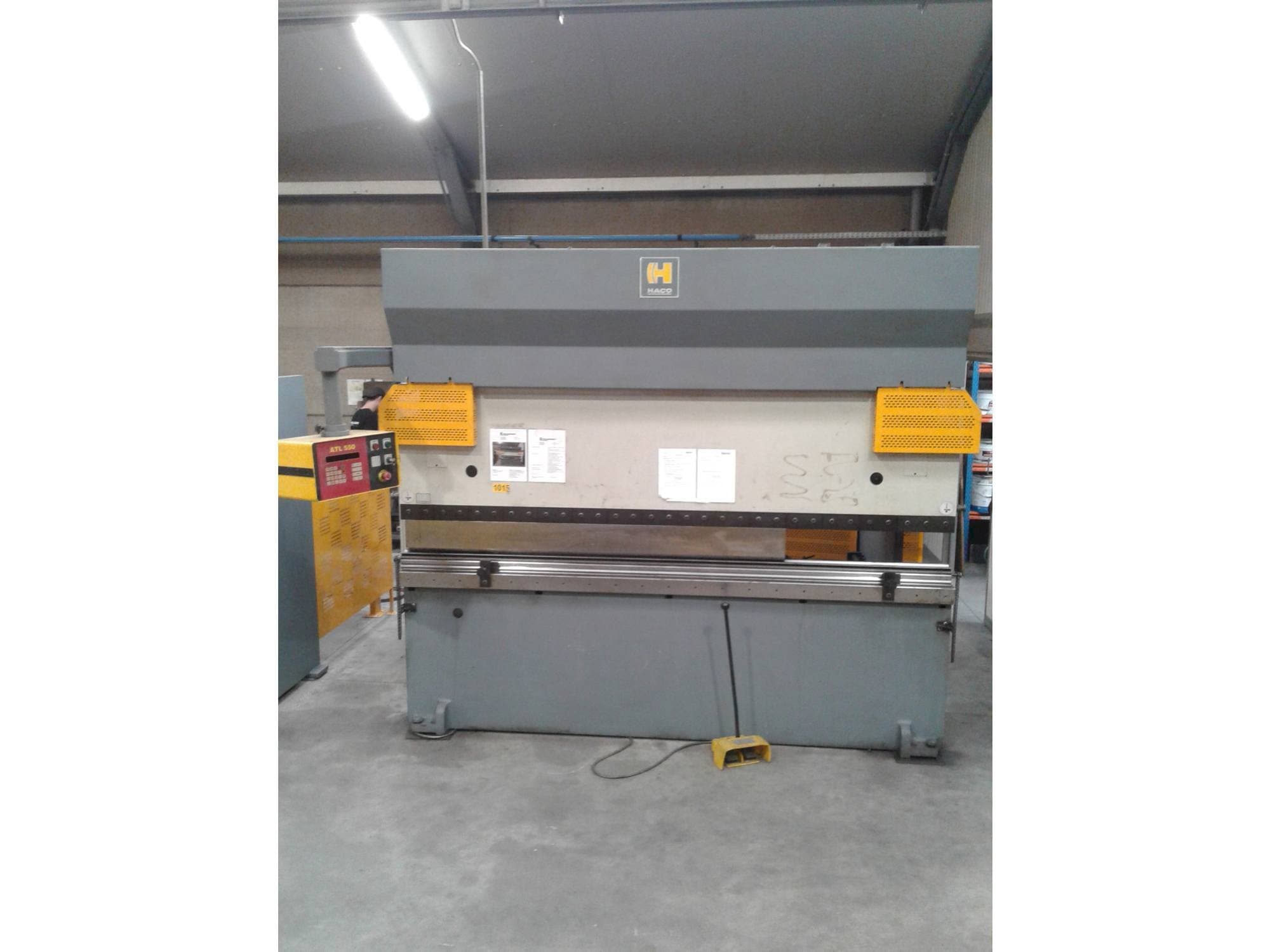 MACHINE_IMG_ALT_FRONT_VIEW