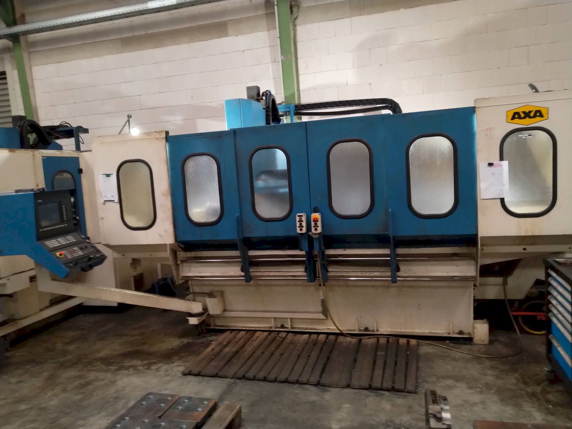 MACHINE_IMG_ALT_FRONT_VIEW