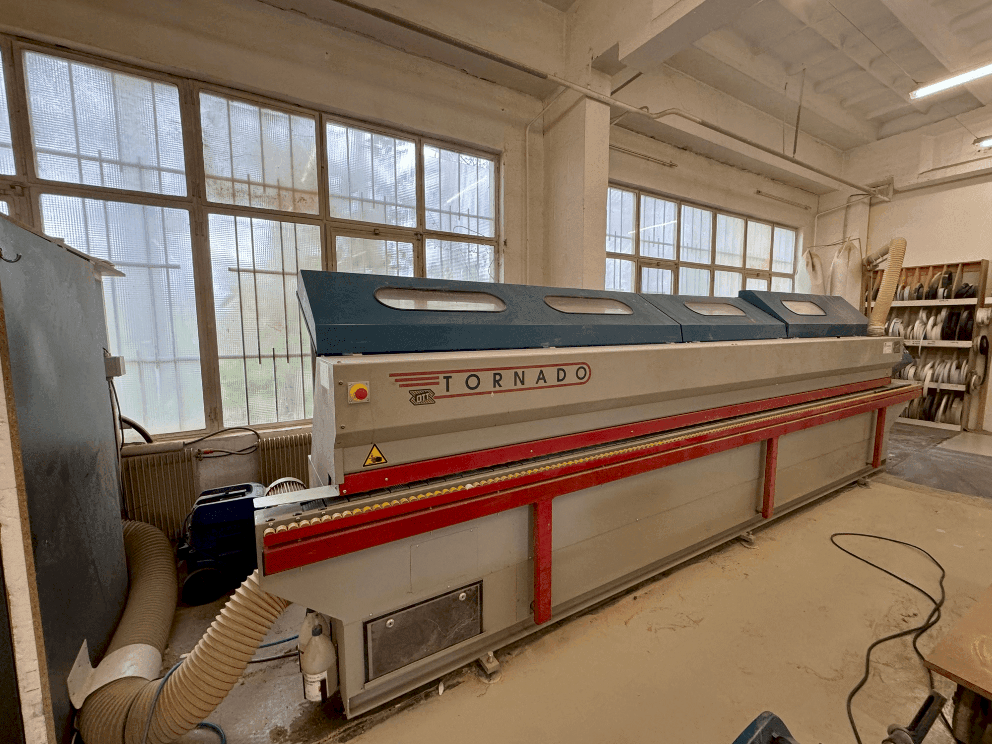 MACHINE_IMG_ALT_FRONT_VIEW