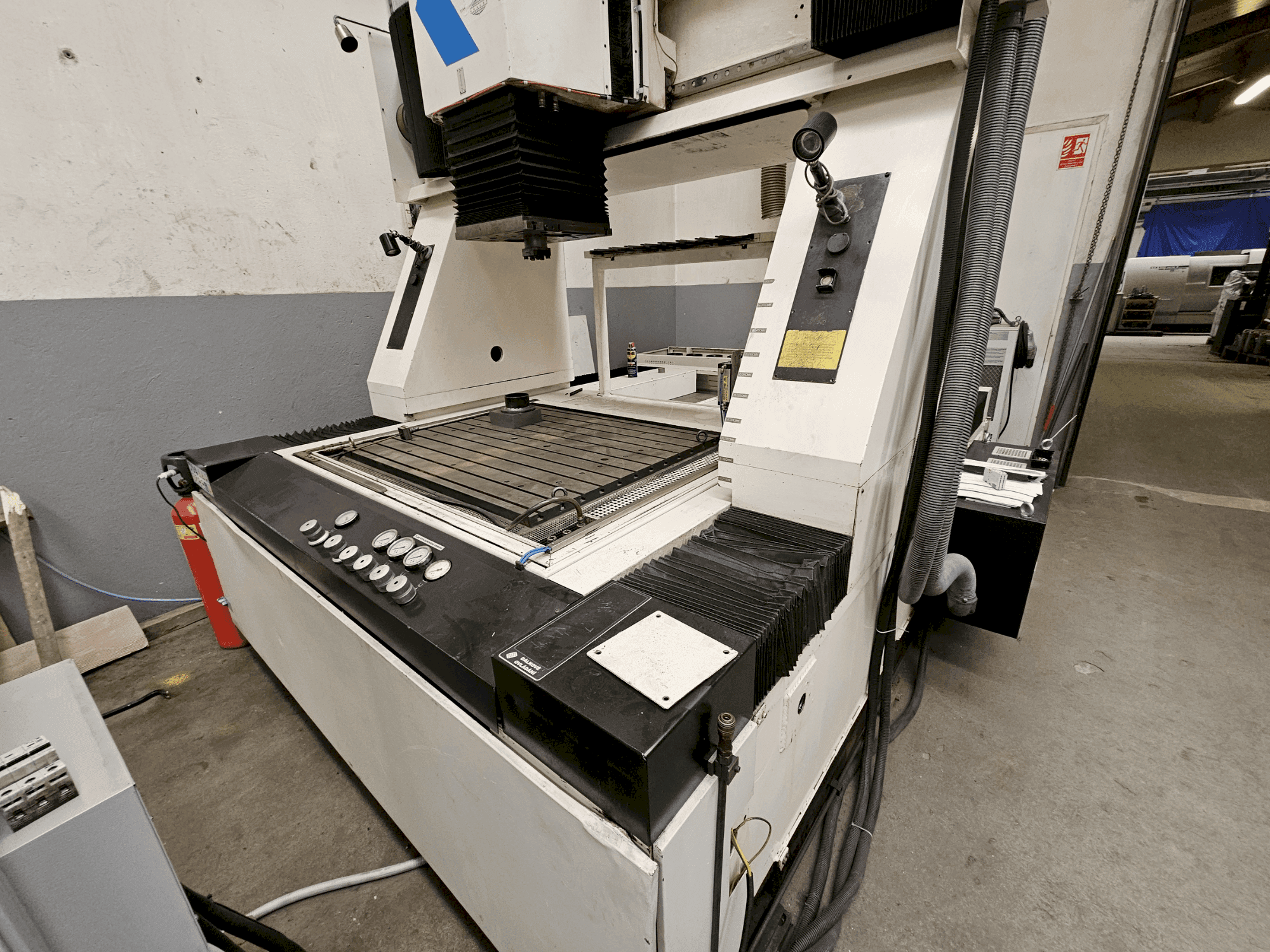 MACHINE_IMG_ALT_FRONT_VIEW