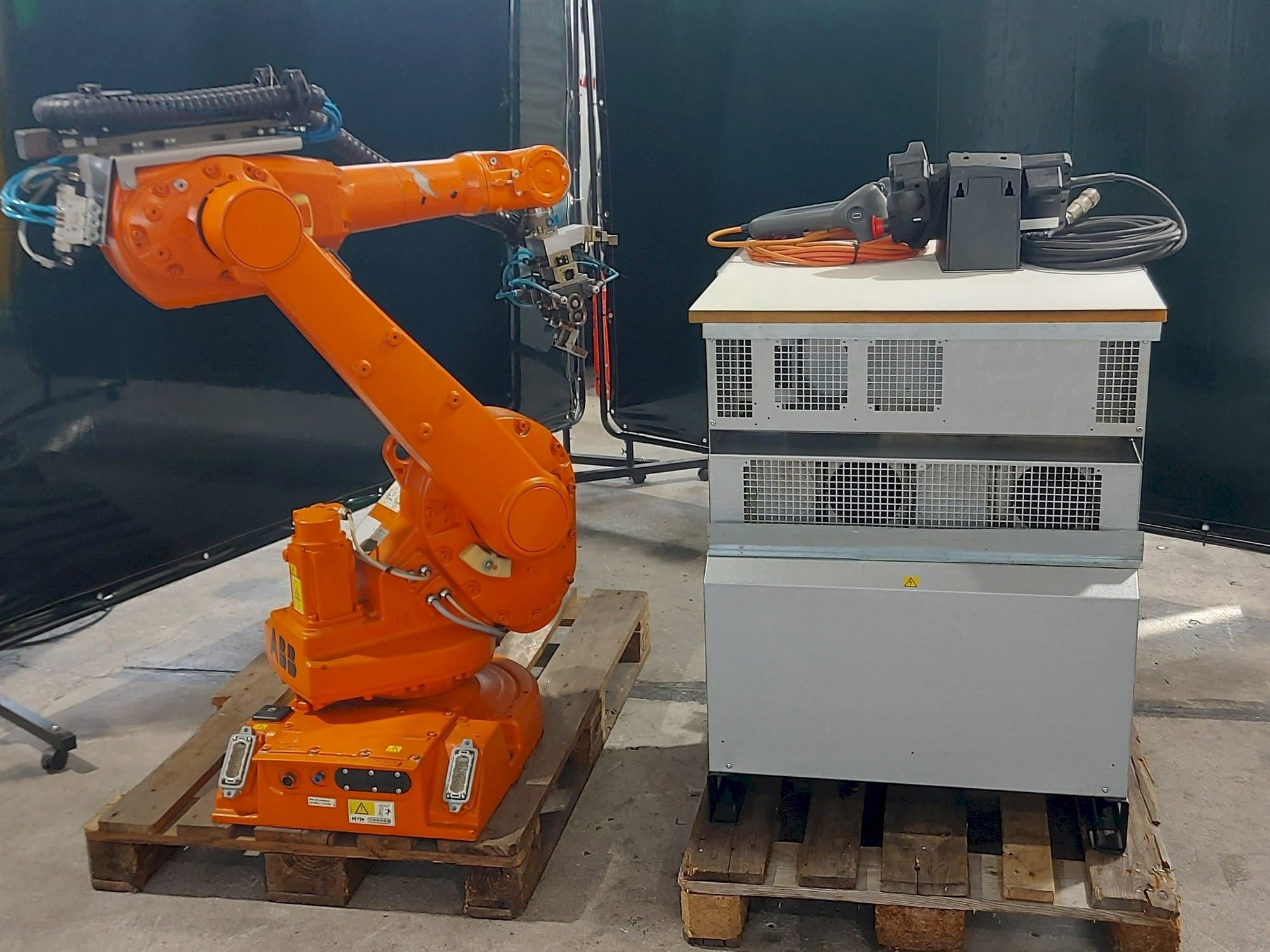 MACHINE_IMG_ALT_FRONT_VIEW