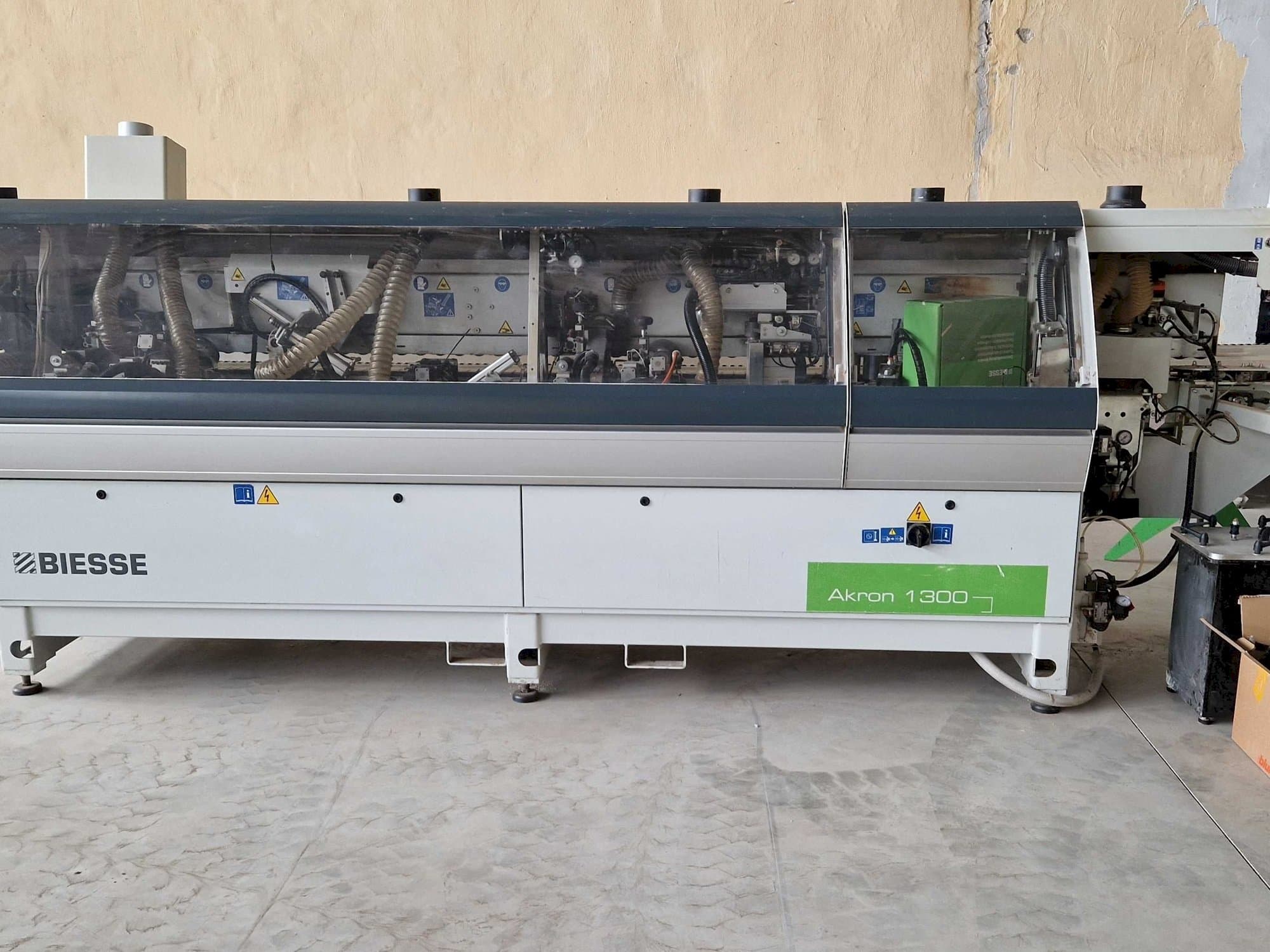 MACHINE_IMG_ALT_FRONT_VIEW