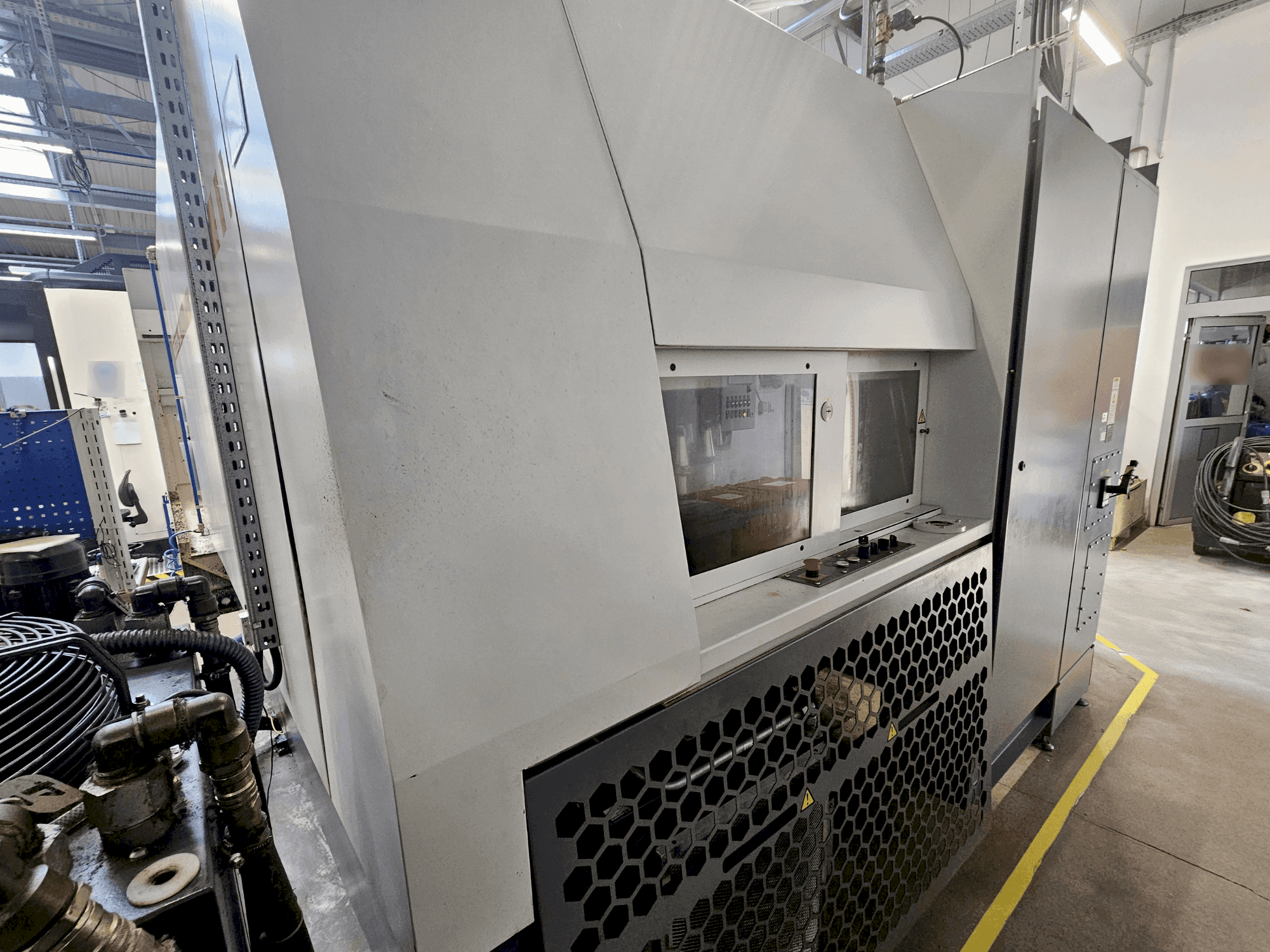 MACHINE_IMG_ALT_SIDE_VIEW