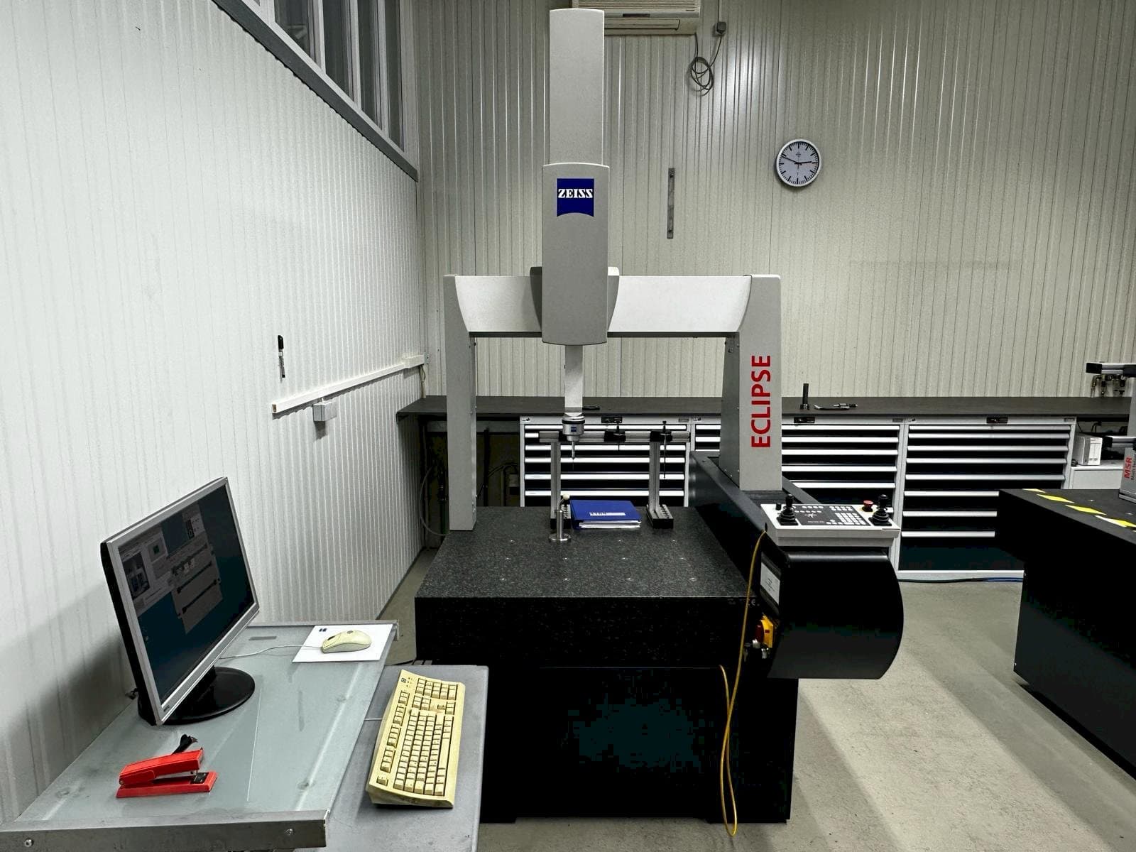MACHINE_IMG_ALT_FRONT_VIEW