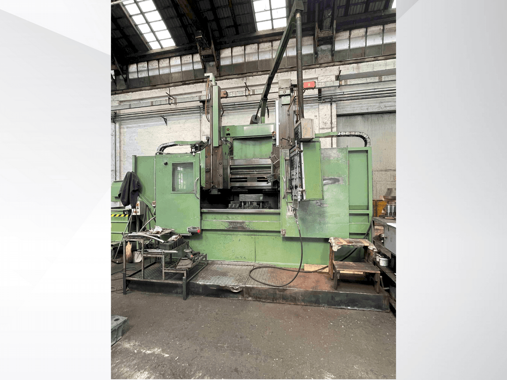 MACHINE_IMG_ALT_FRONT_VIEW