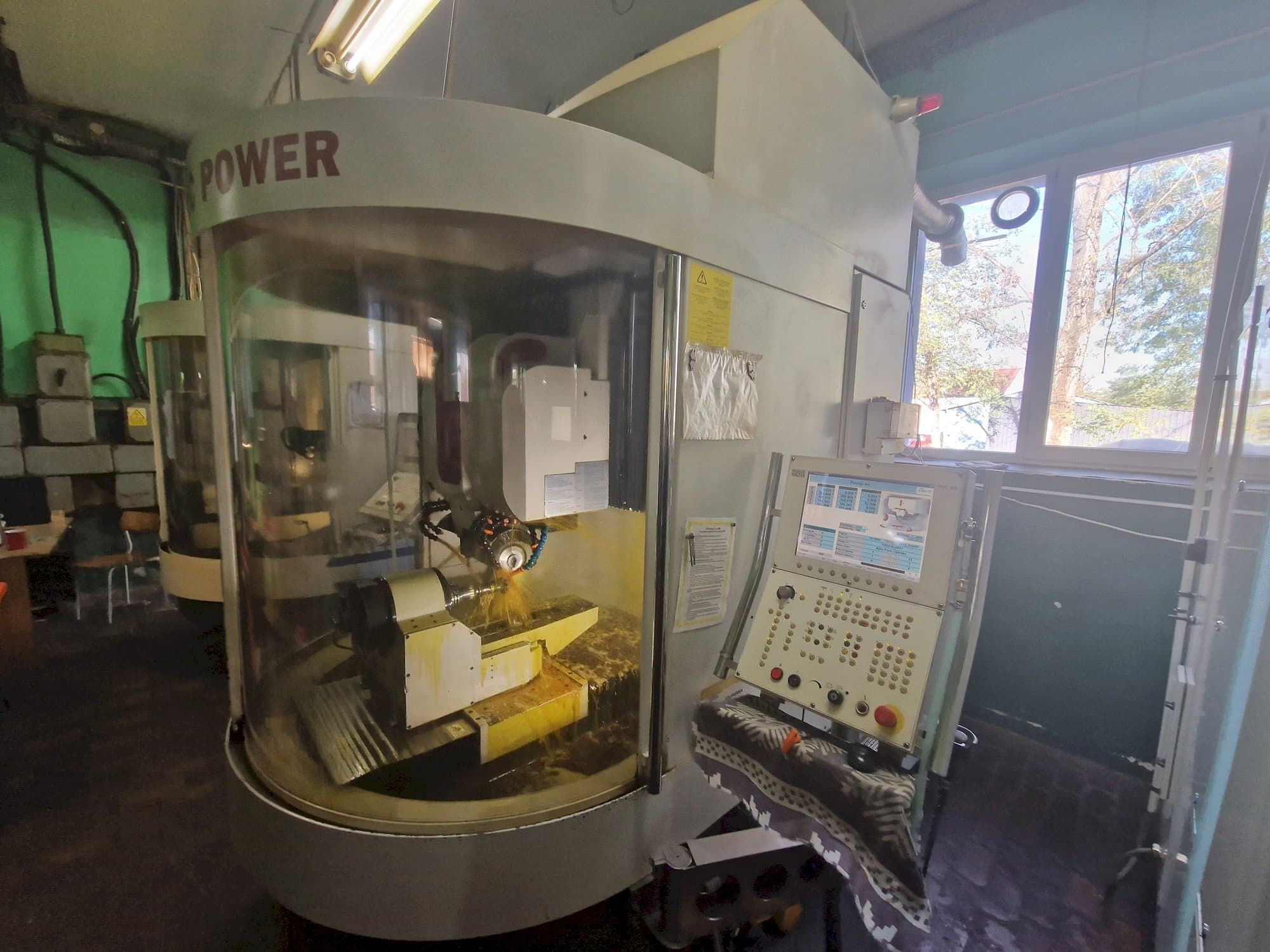 MACHINE_IMG_ALT_FRONT_VIEW