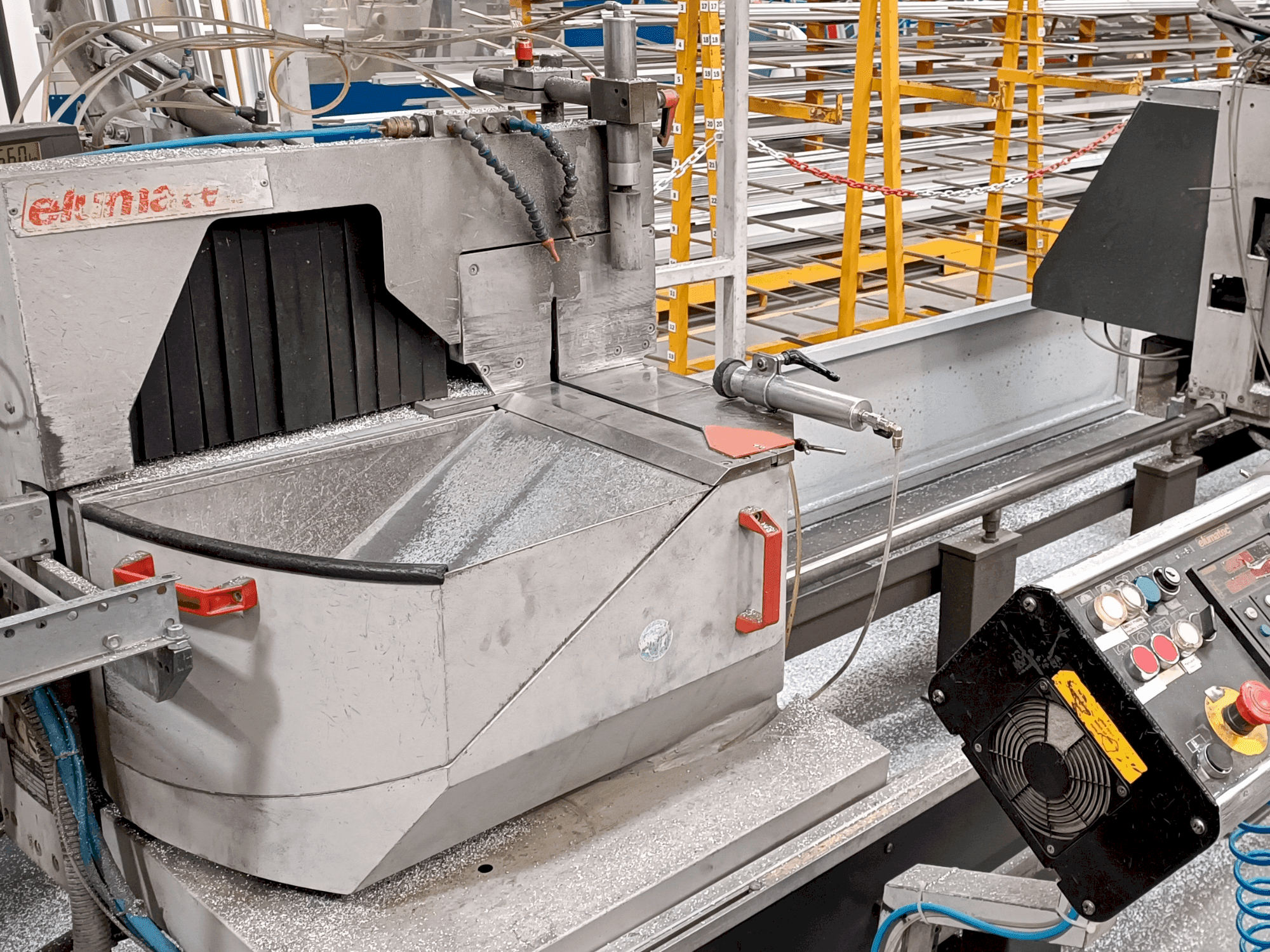 MACHINE_IMG_ALT_FRONT_VIEW