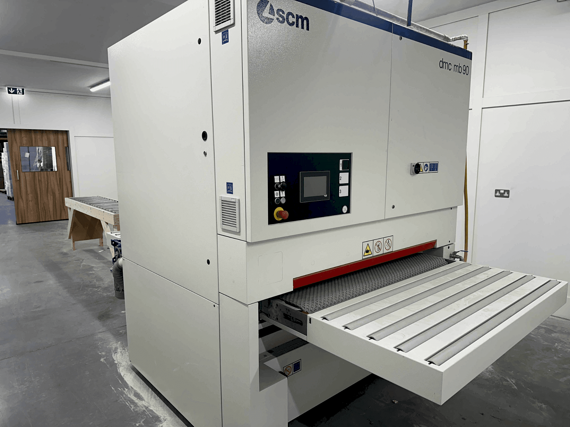 MACHINE_IMG_ALT_FRONT_VIEW