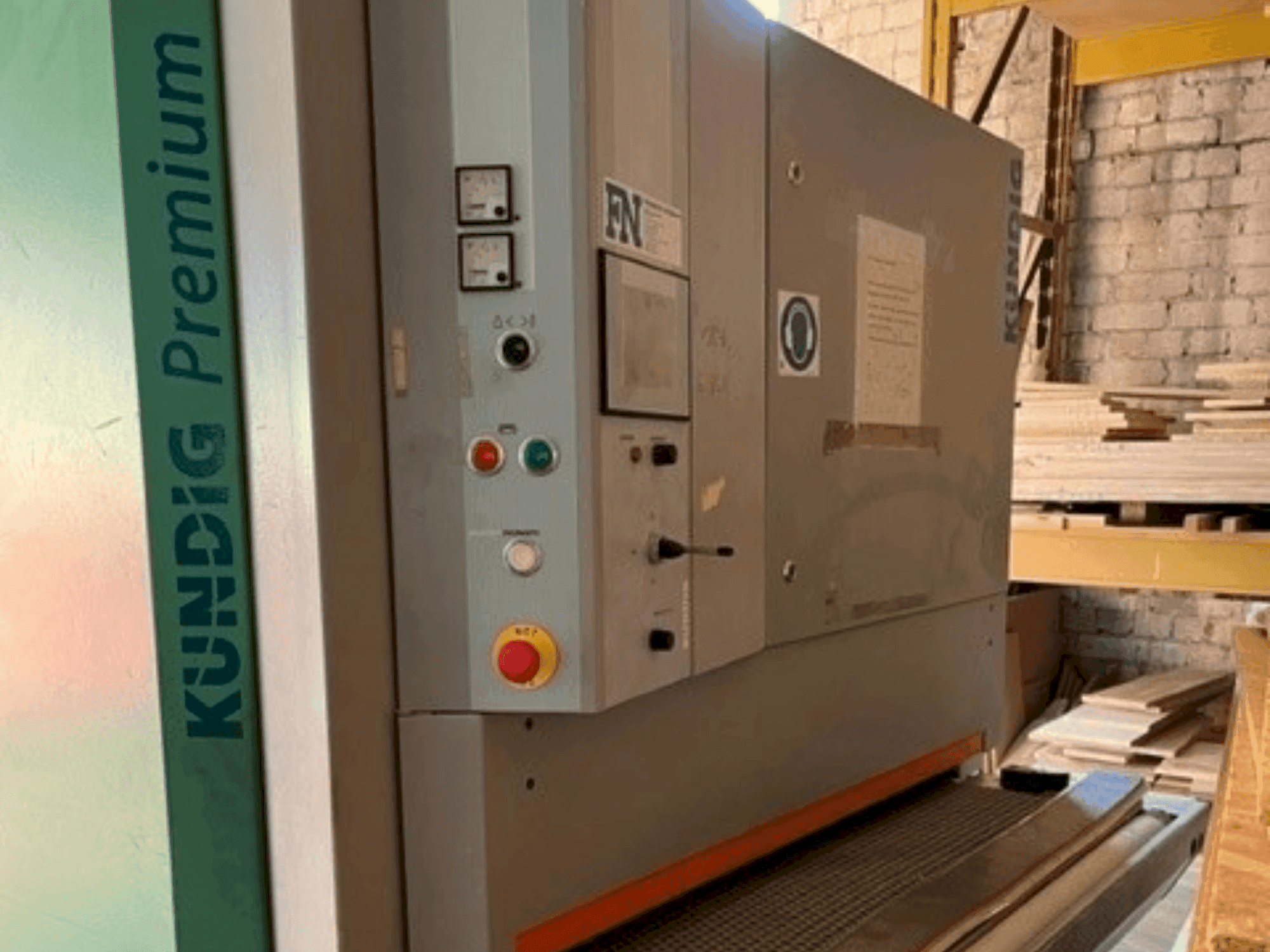 MACHINE_IMG_ALT_FRONT_VIEW