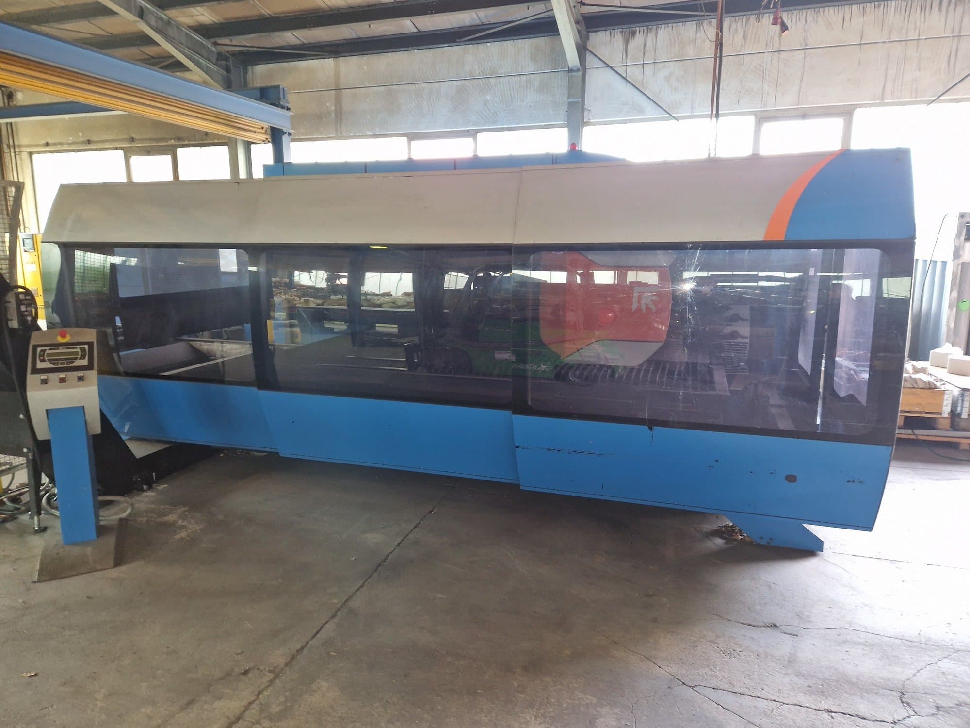 MACHINE_IMG_ALT_FRONT_VIEW