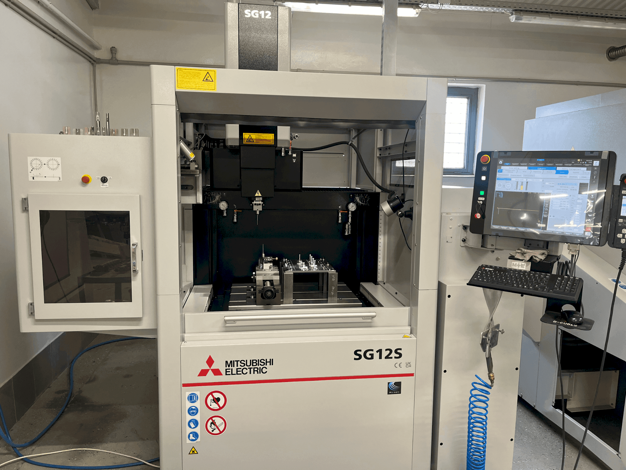 MACHINE_IMG_ALT_FRONT_VIEW