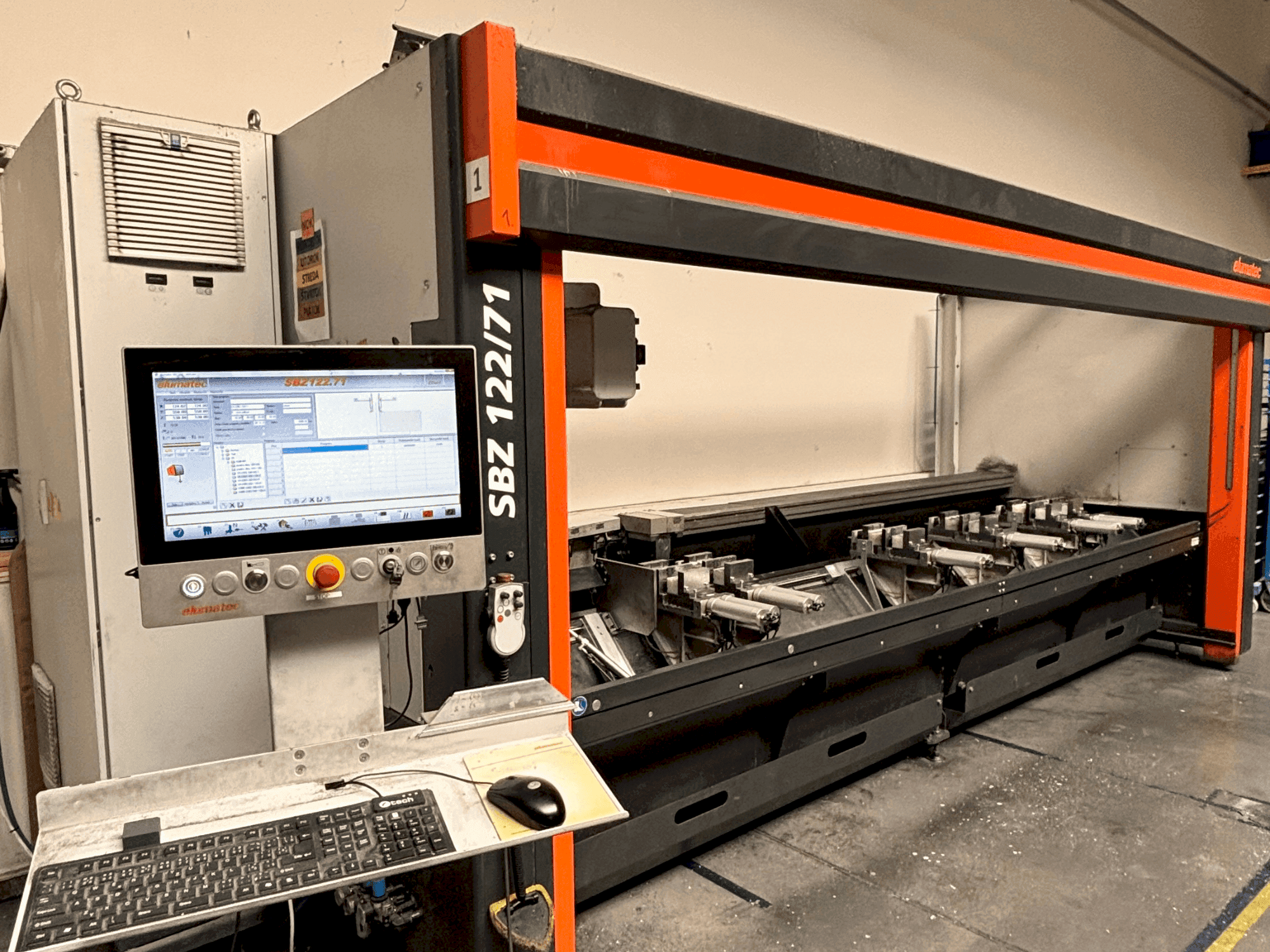 MACHINE_IMG_ALT_FRONT_VIEW