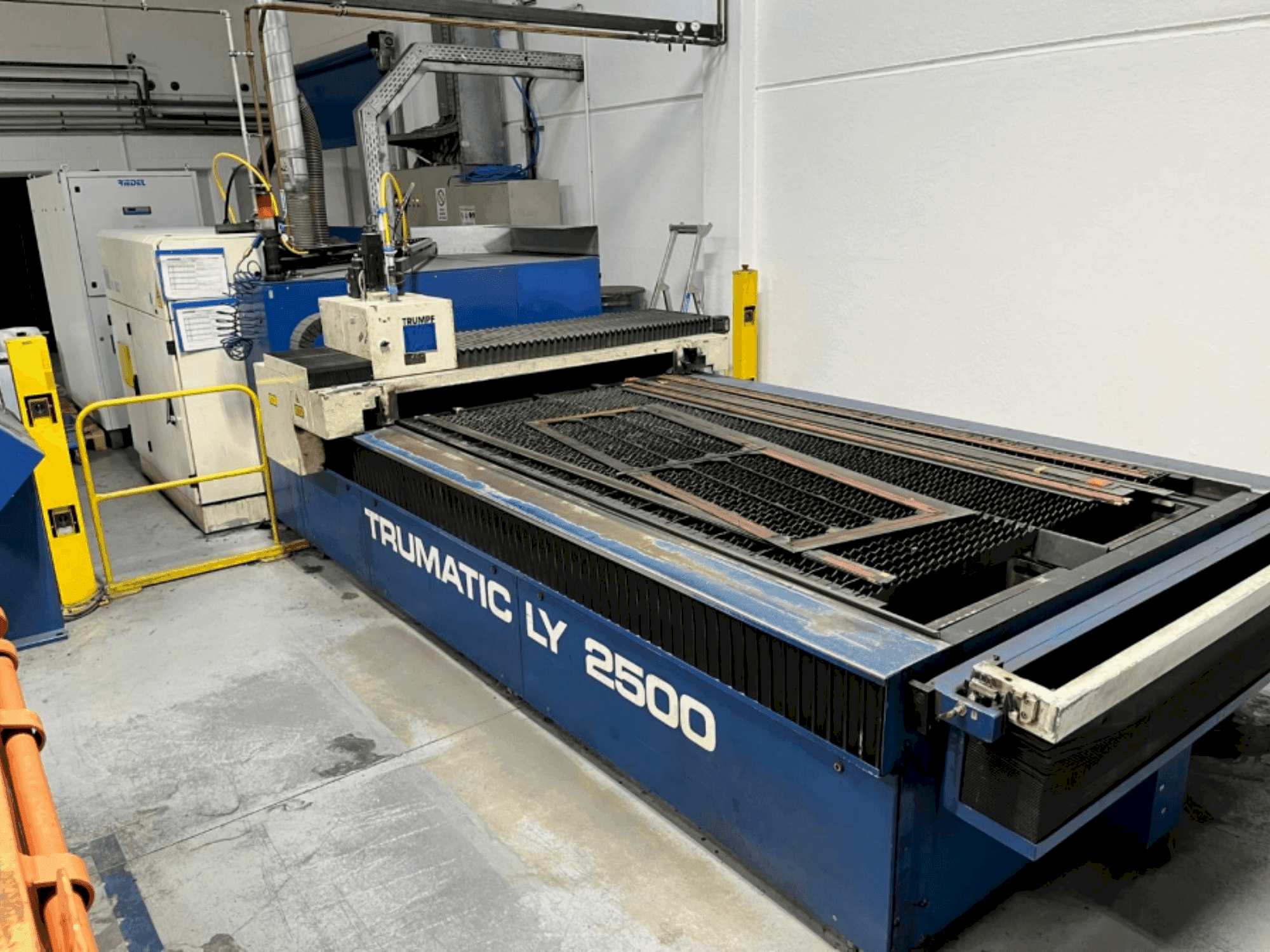 MACHINE_IMG_ALT_FRONT_VIEW