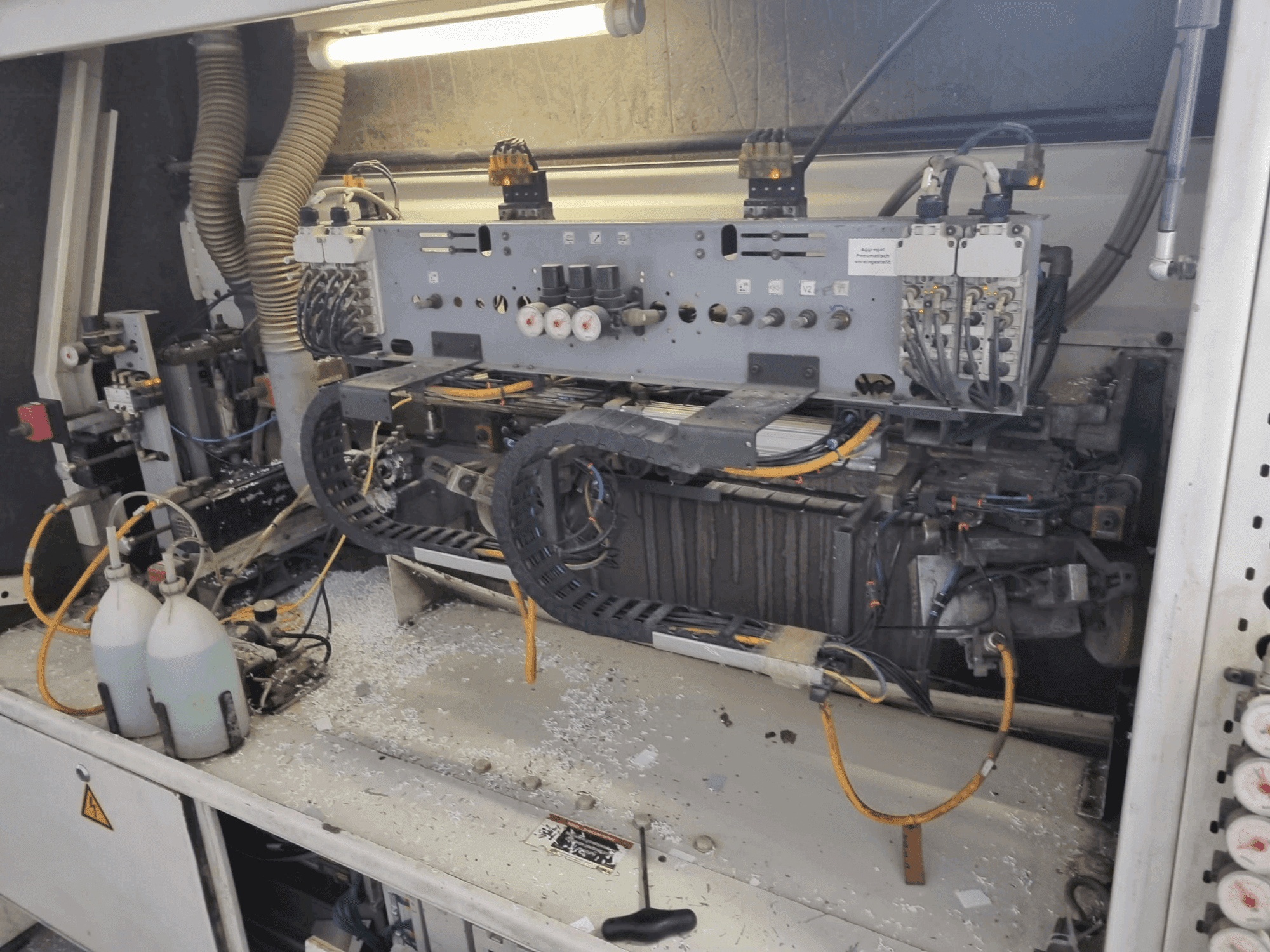 MACHINE_IMG_ALT_FRONT_VIEW