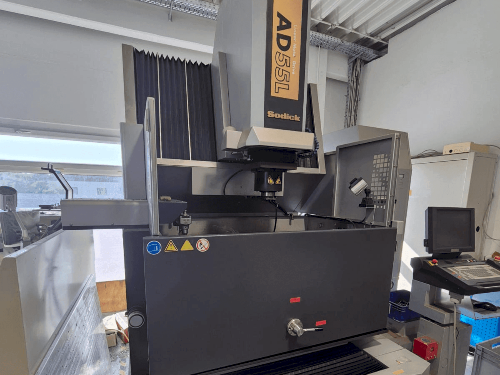 MACHINE_IMG_ALT_FRONT_VIEW