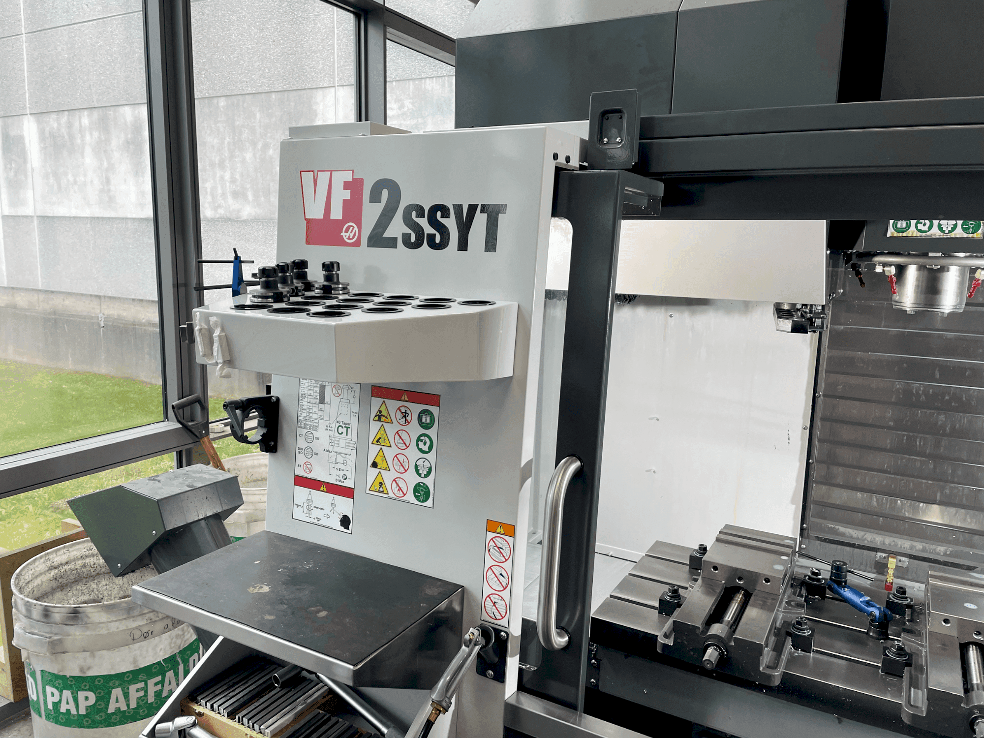 MACHINE_IMG_ALT_FRONT_VIEW