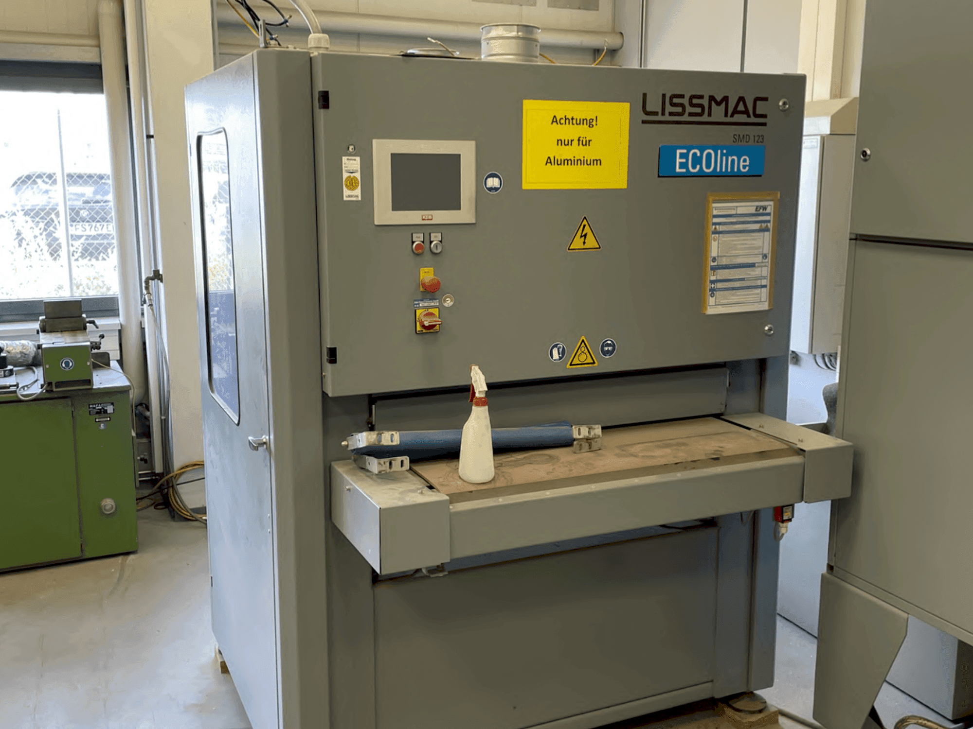 MACHINE_IMG_ALT_FRONT_VIEW