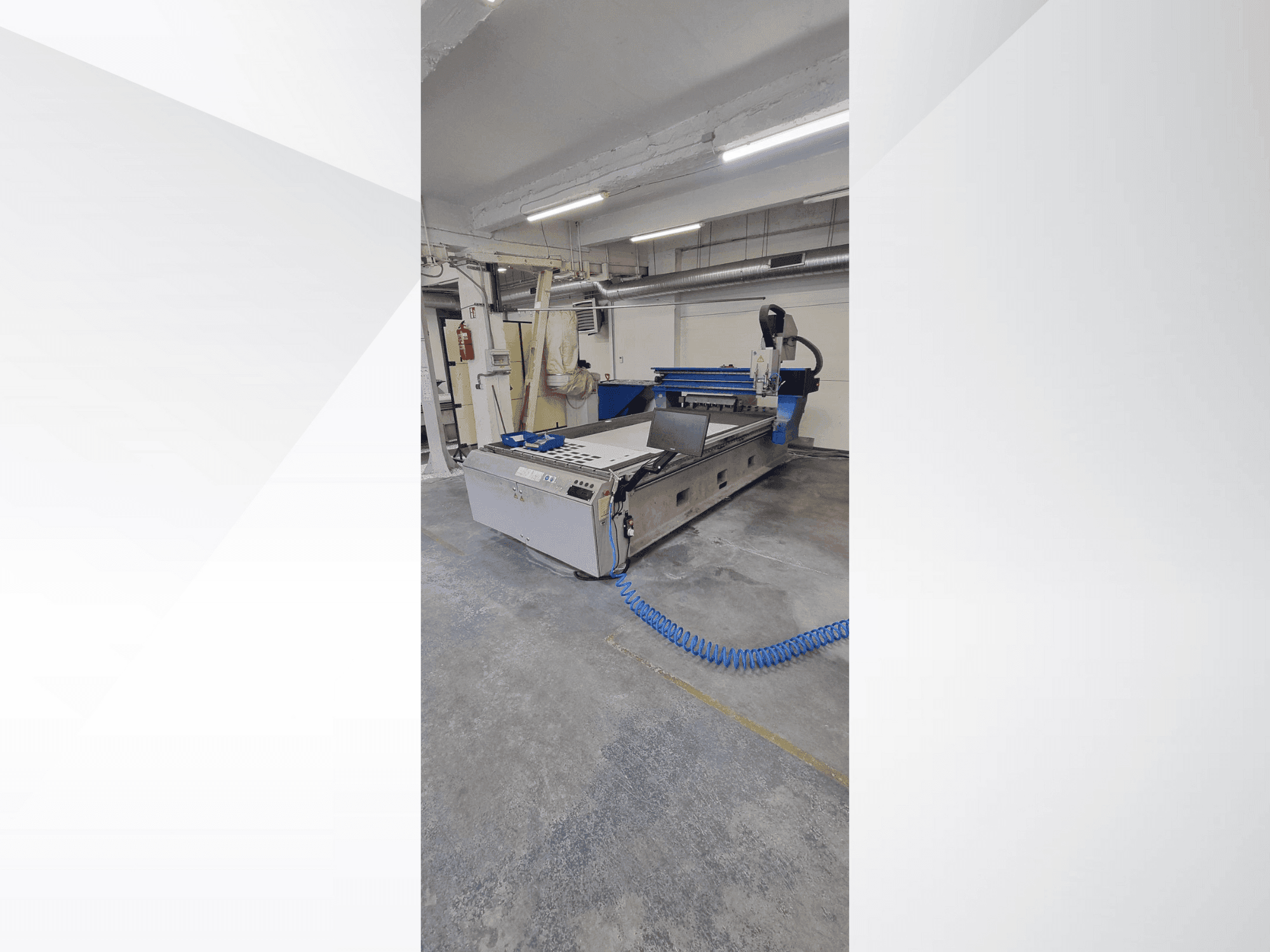 MACHINE_IMG_ALT_FRONT_VIEW