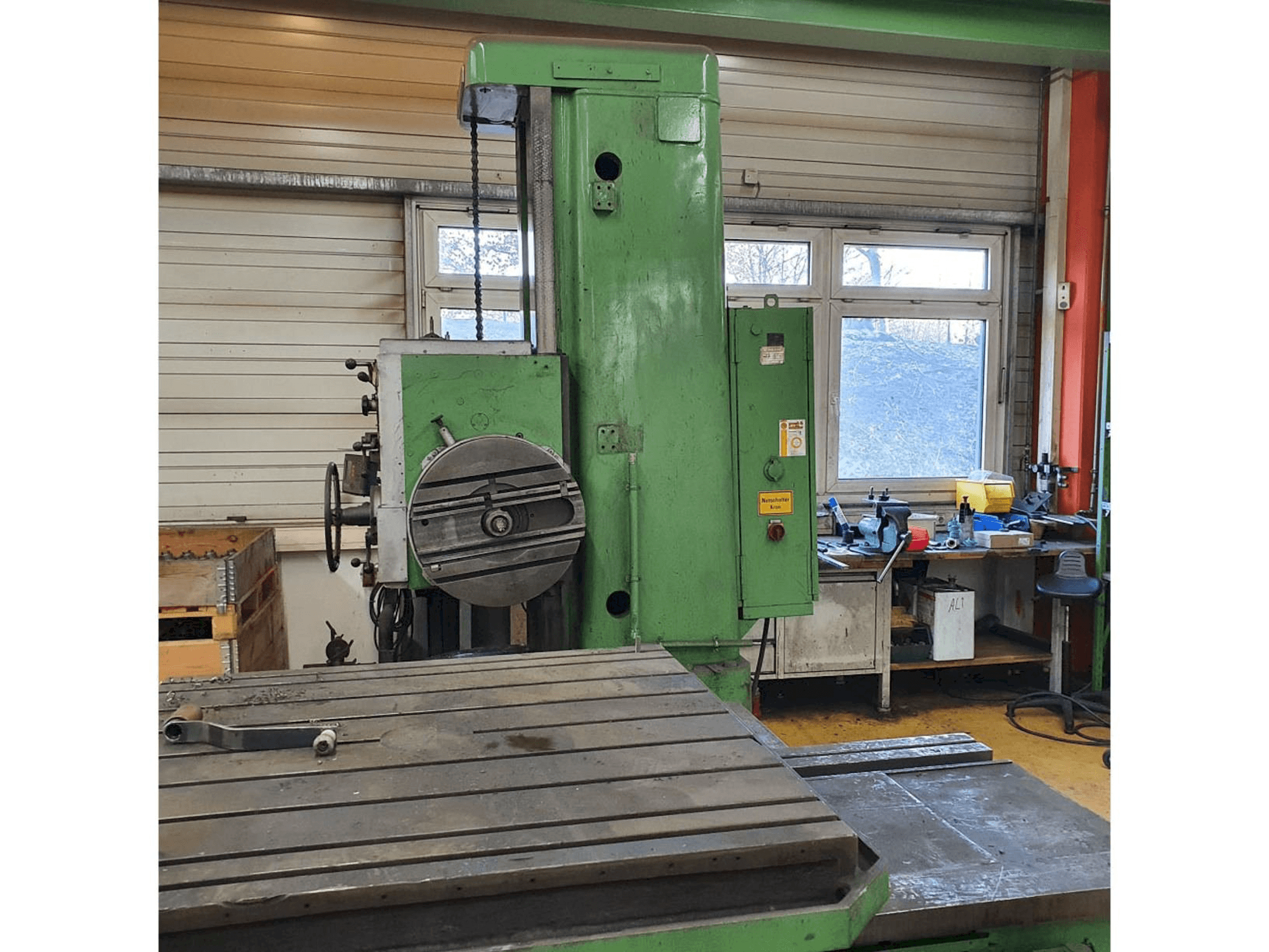 MACHINE_IMG_ALT_FRONT_VIEW