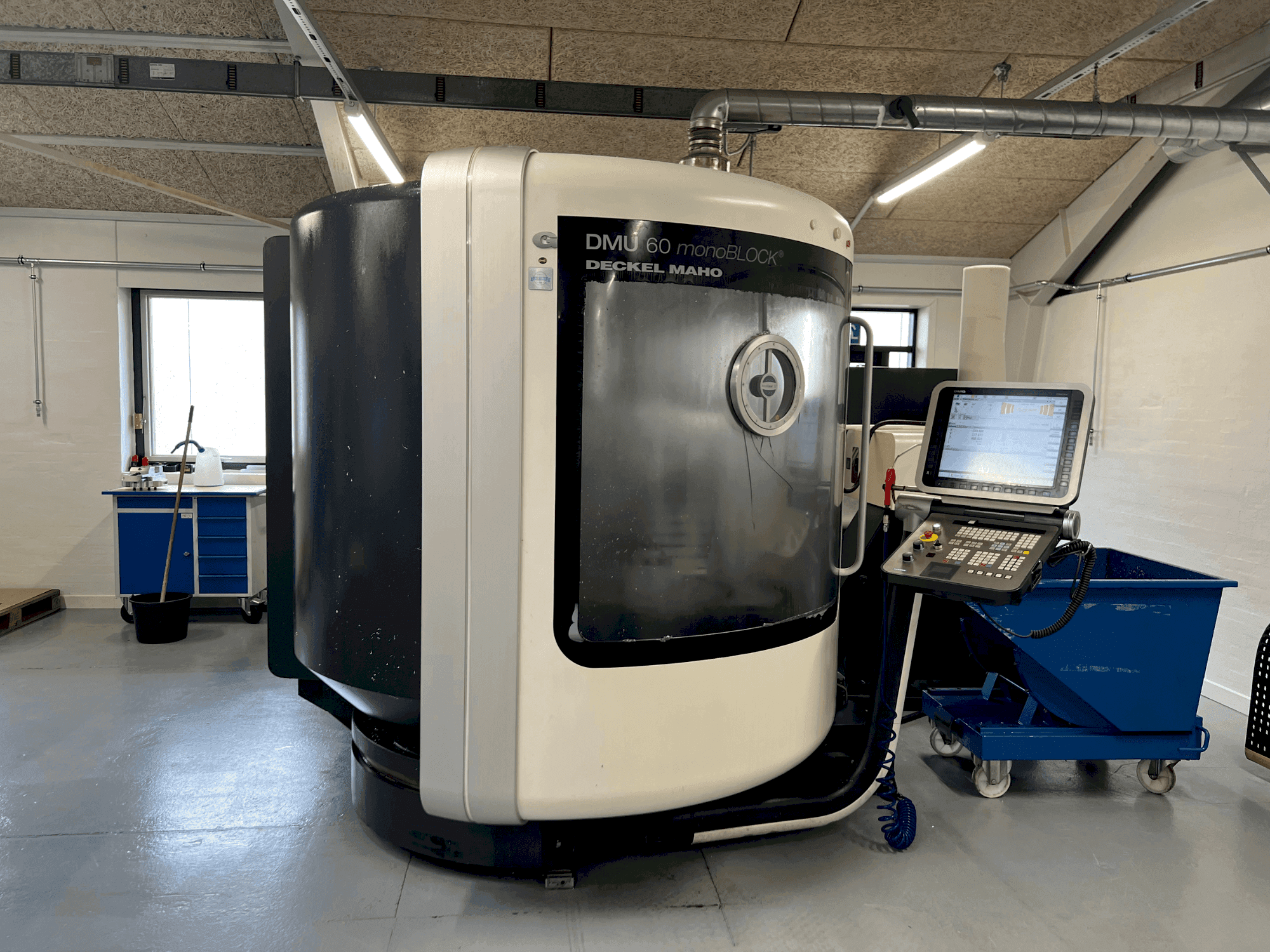 MACHINE_IMG_ALT_FRONT_VIEW