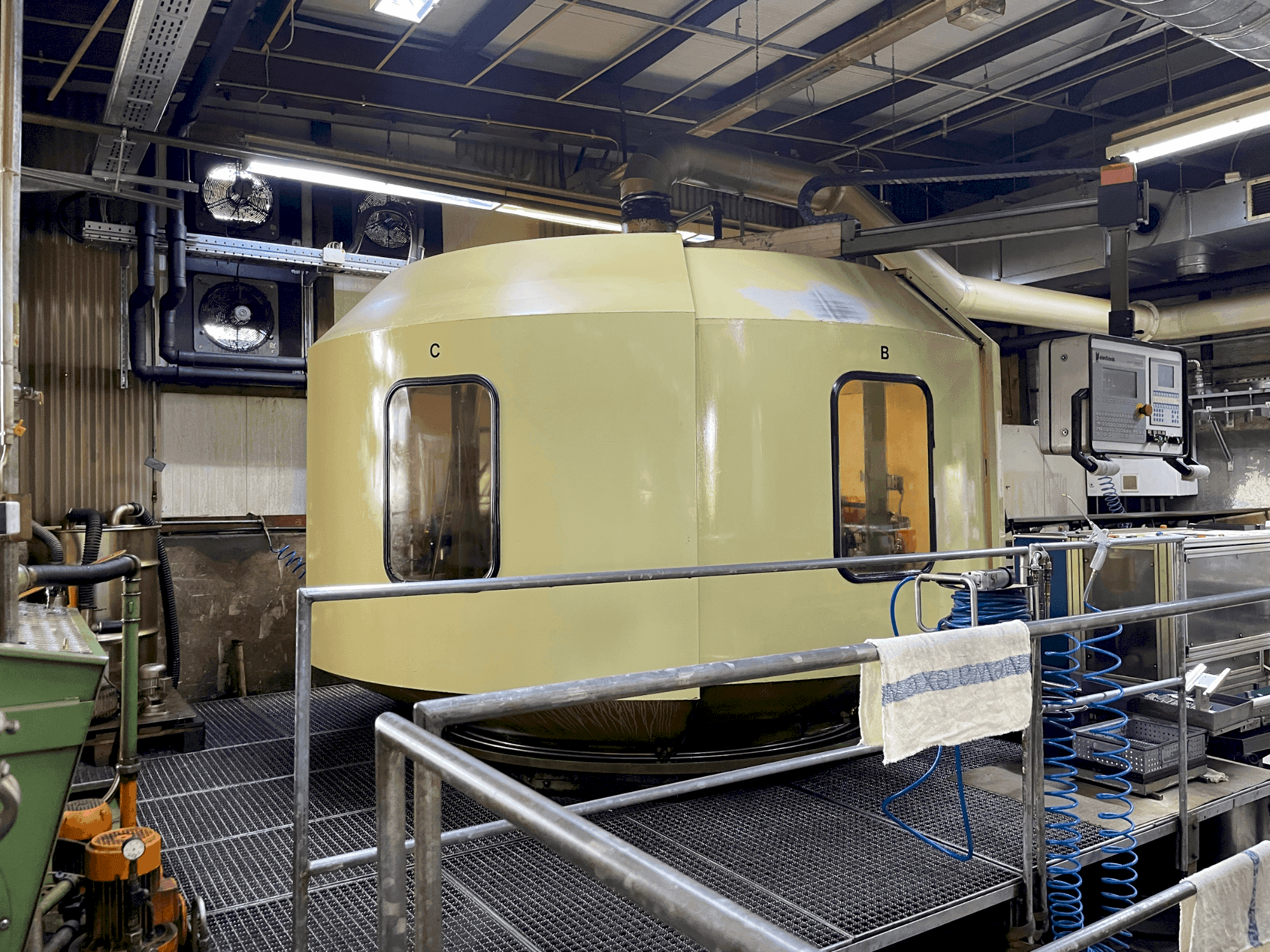 MACHINE_IMG_ALT_FRONT_VIEW