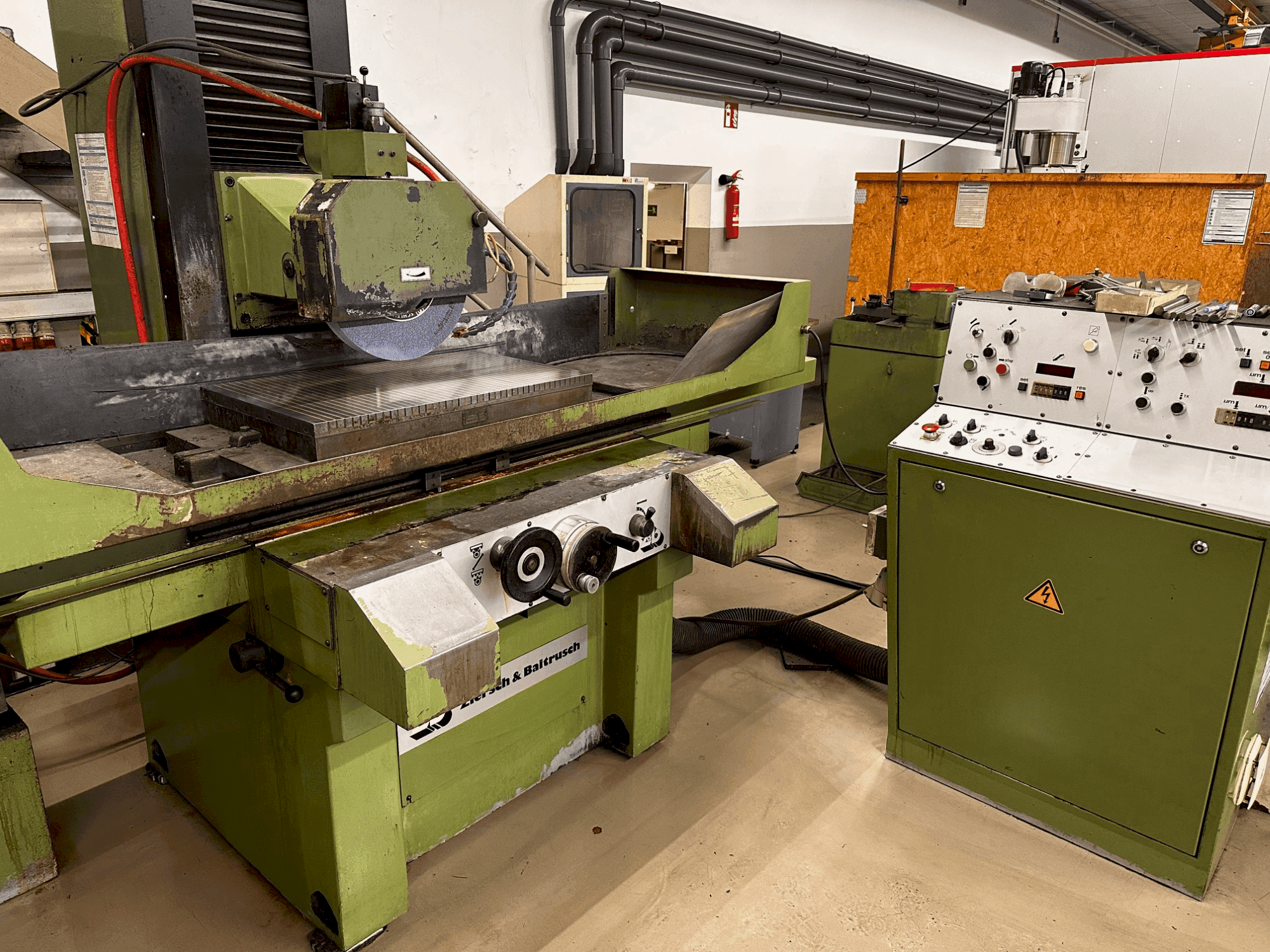 MACHINE_IMG_ALT_FRONT_VIEW