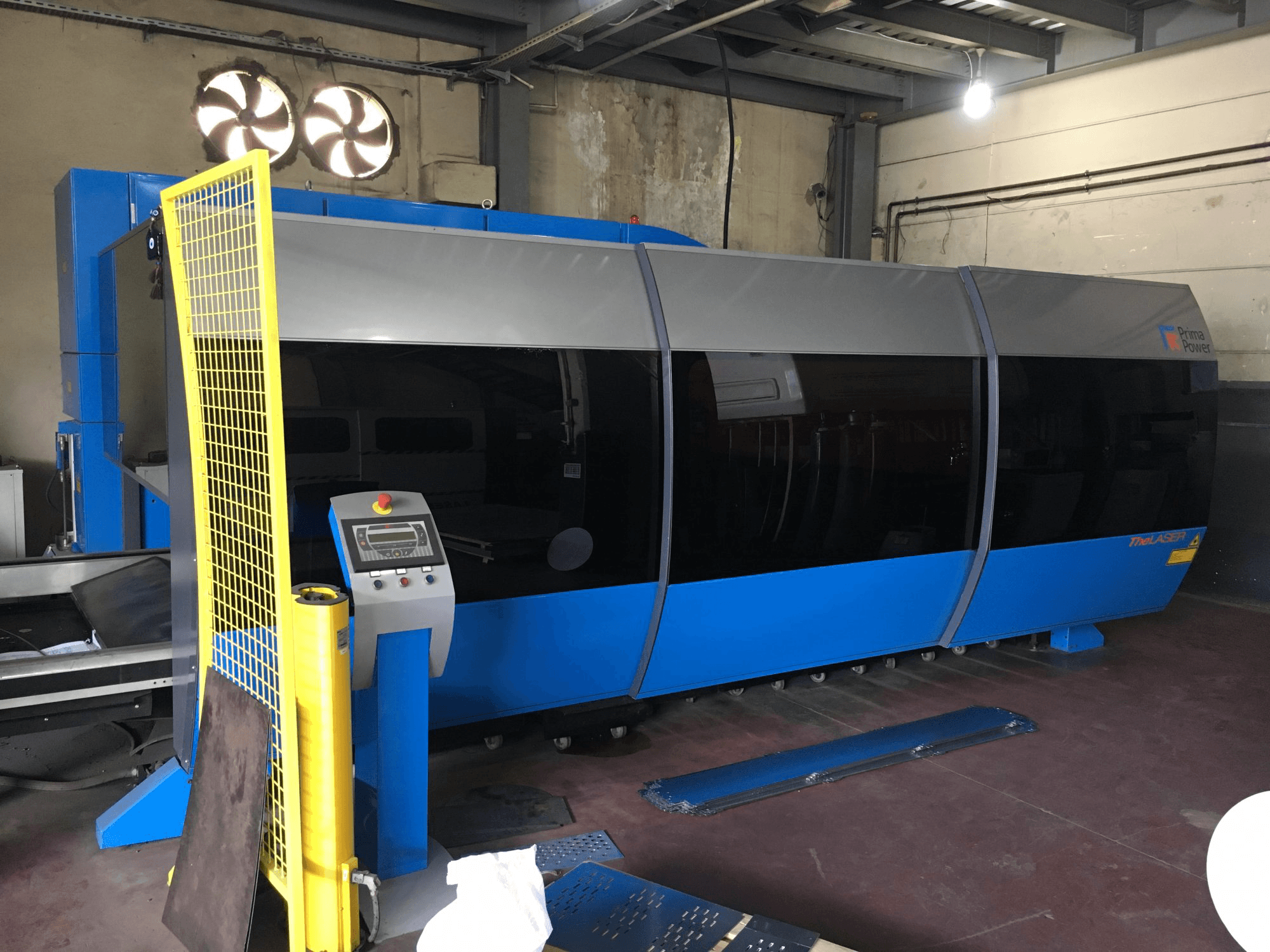 Front view of Prima Power ZAPHIRO Machine