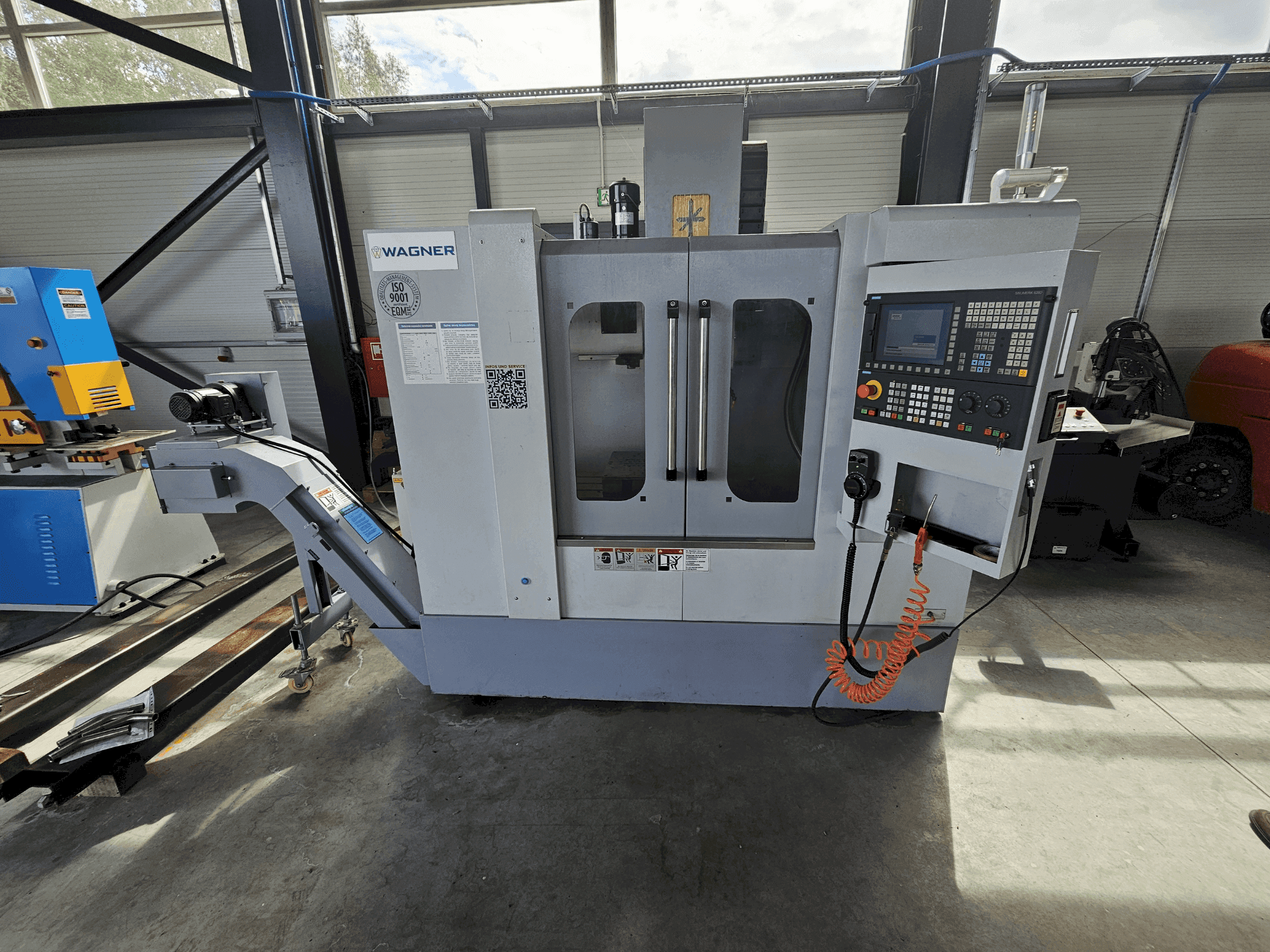 MACHINE_IMG_ALT_FRONT_VIEW