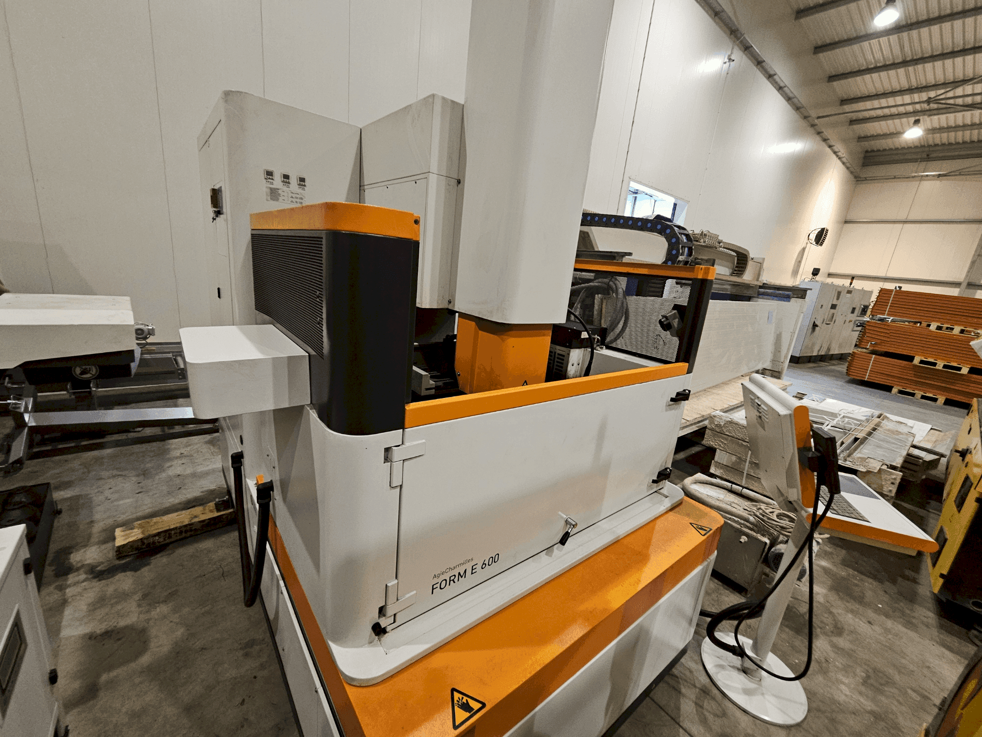 MACHINE_IMG_ALT_FRONT_VIEW