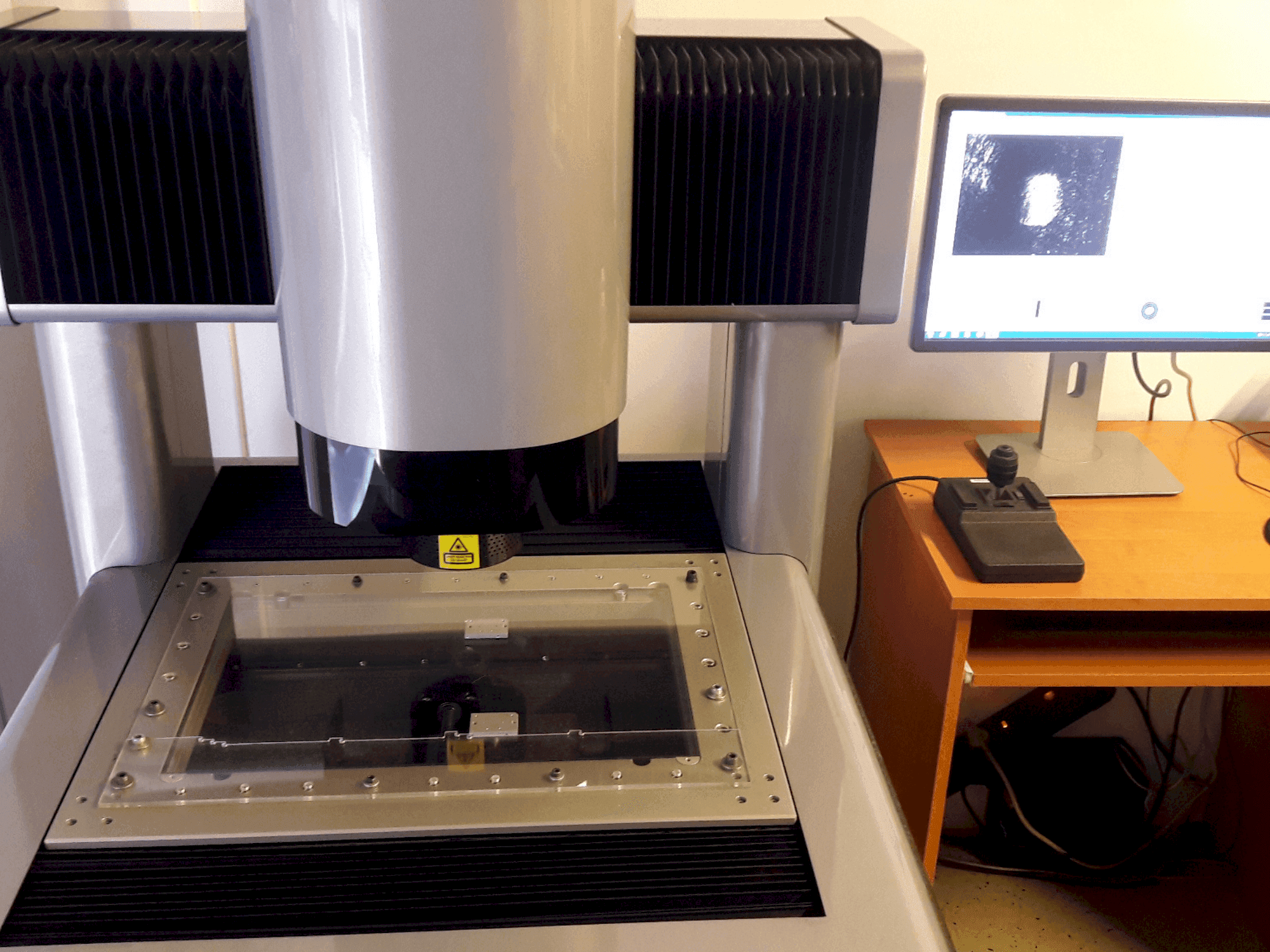 MACHINE_IMG_ALT_FRONT_VIEW