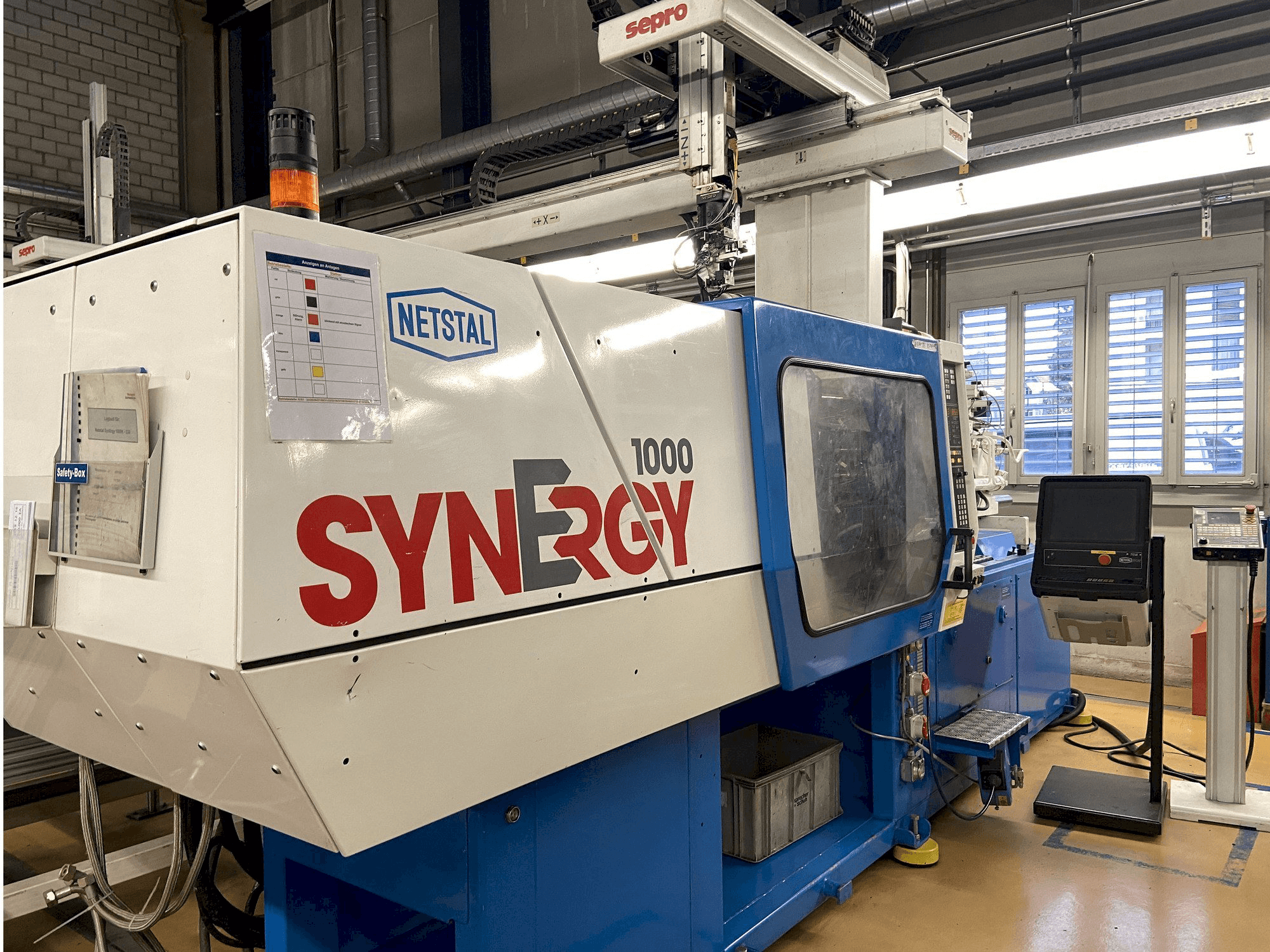 Front view of Netstal SYNERGY 1000-230 machine