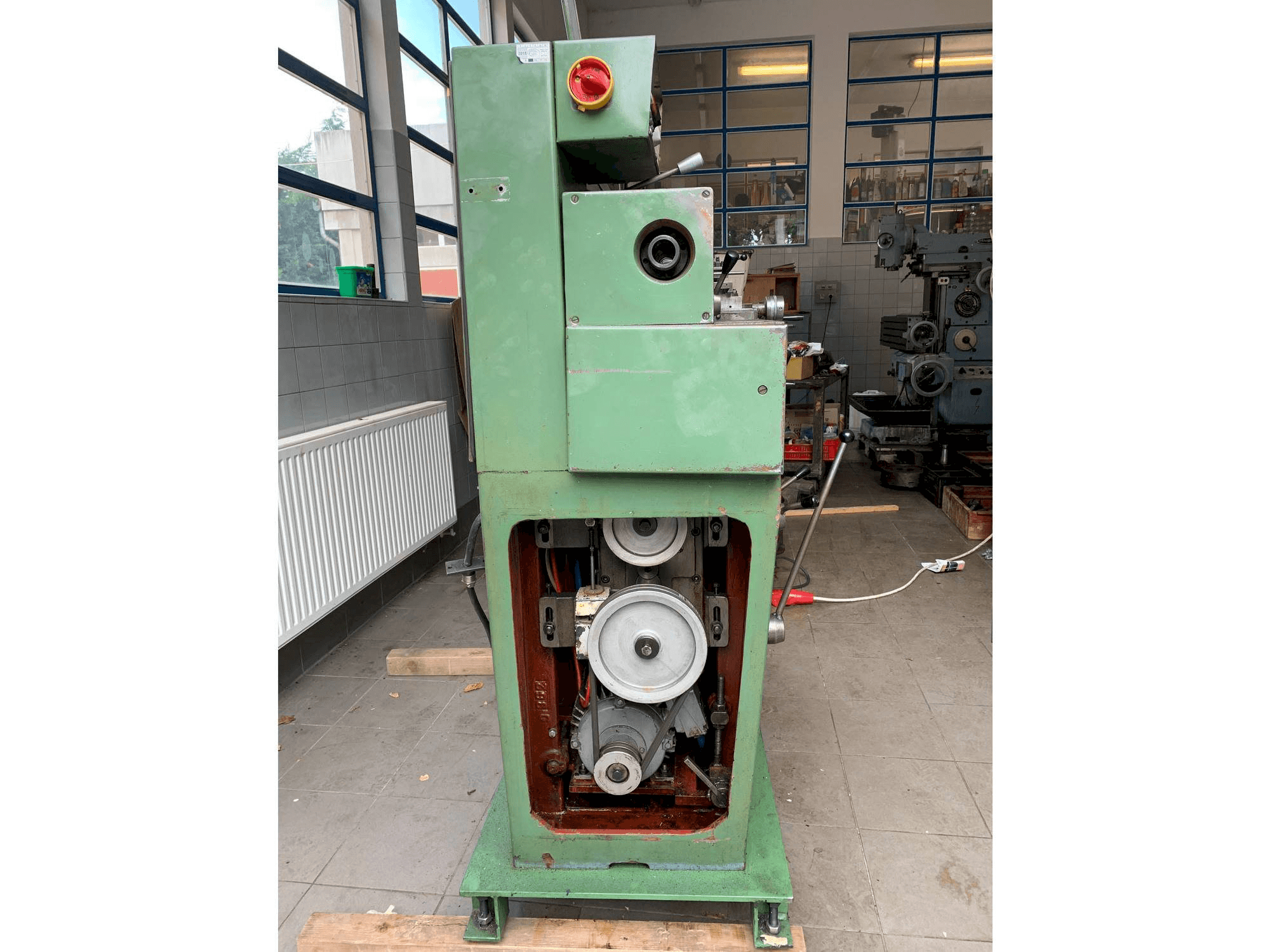 MACHINE_IMG_ALT_FRONT_VIEW