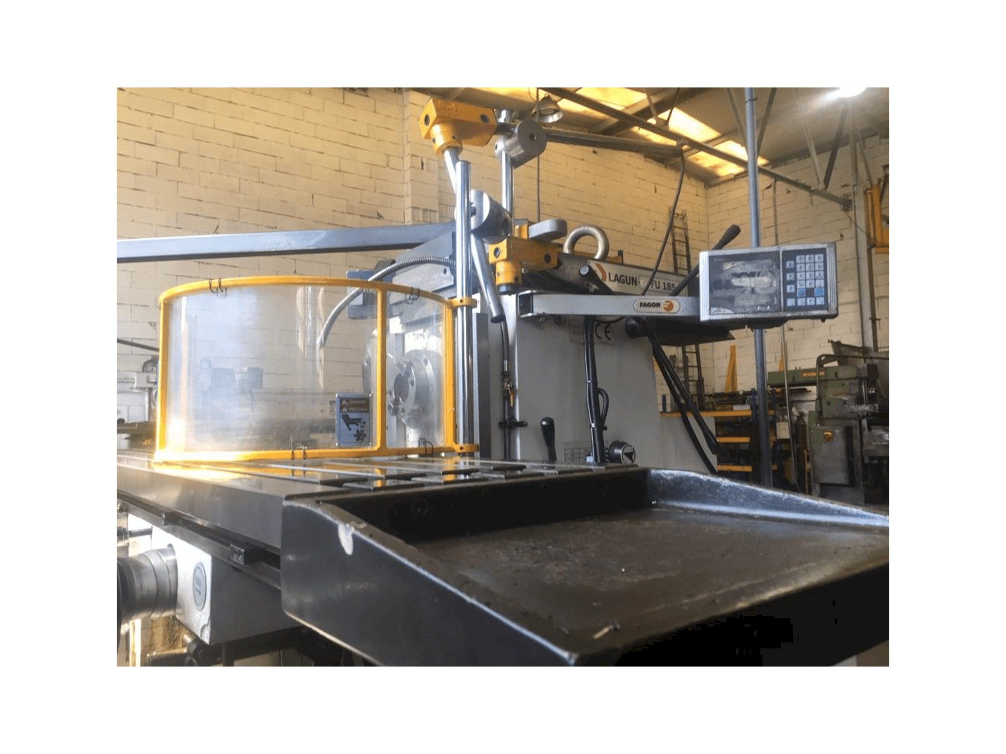 Front view of LAGUN FU-185 machine