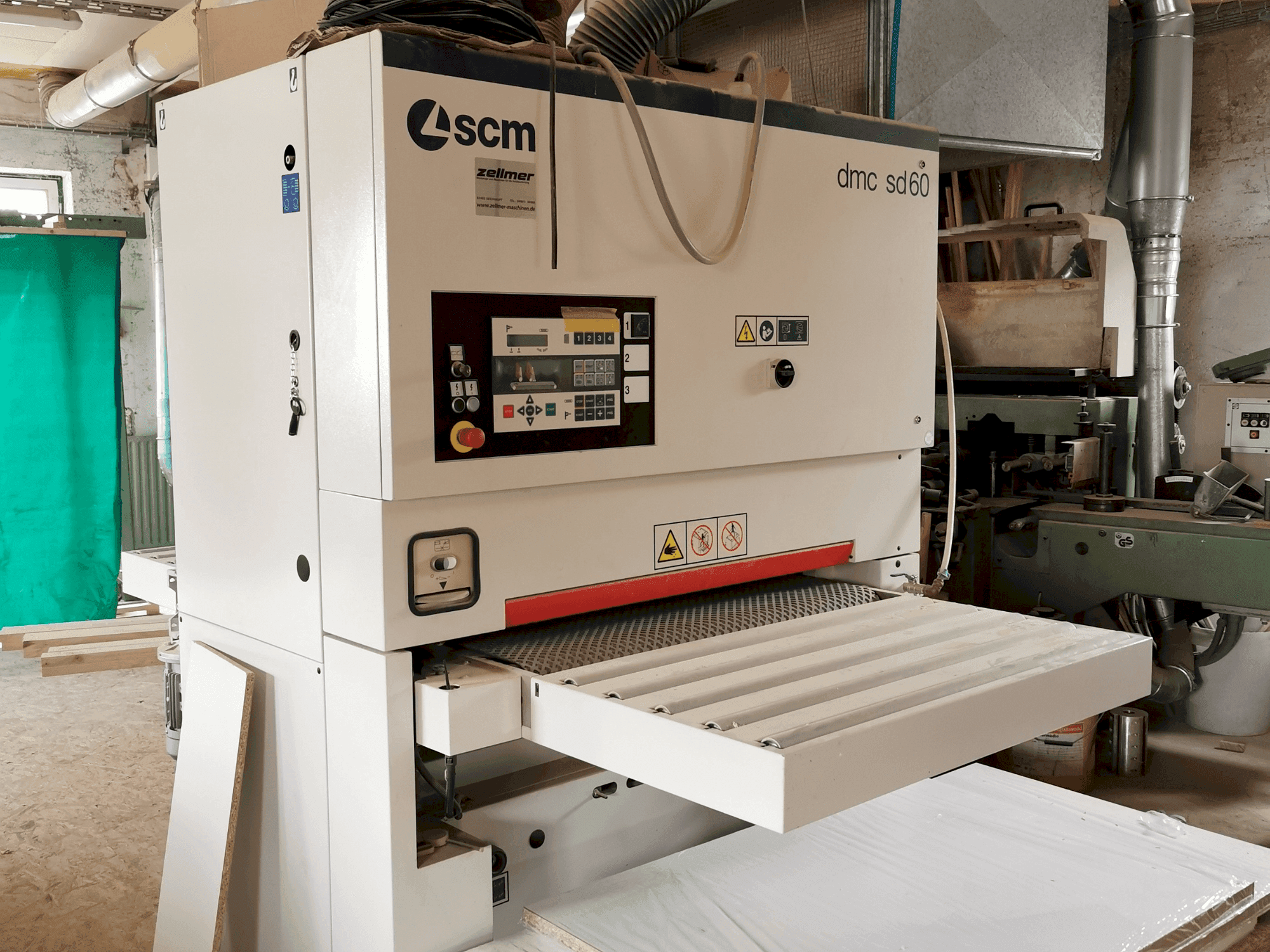 MACHINE_IMG_ALT_FRONT_VIEW