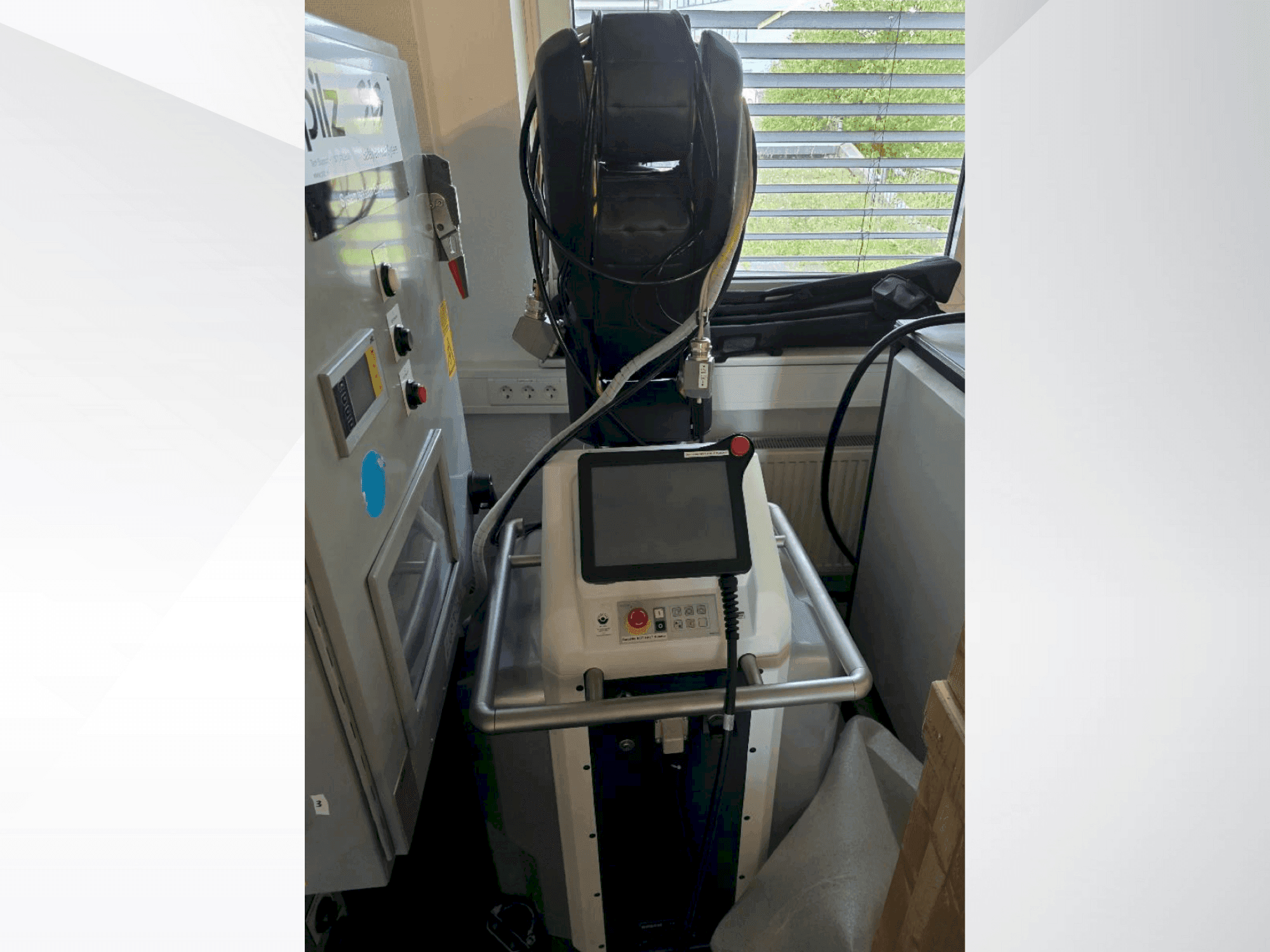 MACHINE_IMG_ALT_FRONT_VIEW