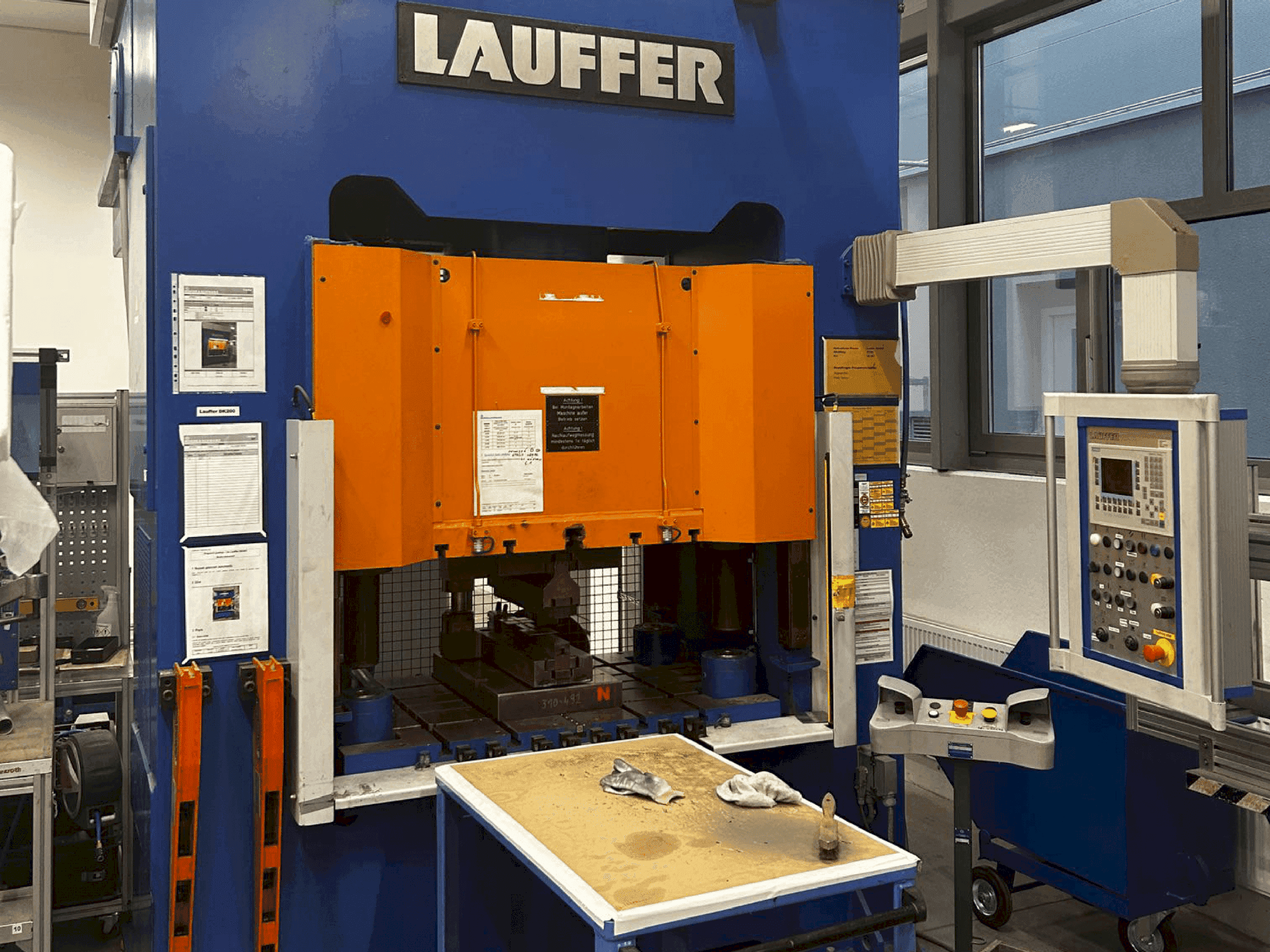 MACHINE_IMG_ALT_FRONT_VIEW