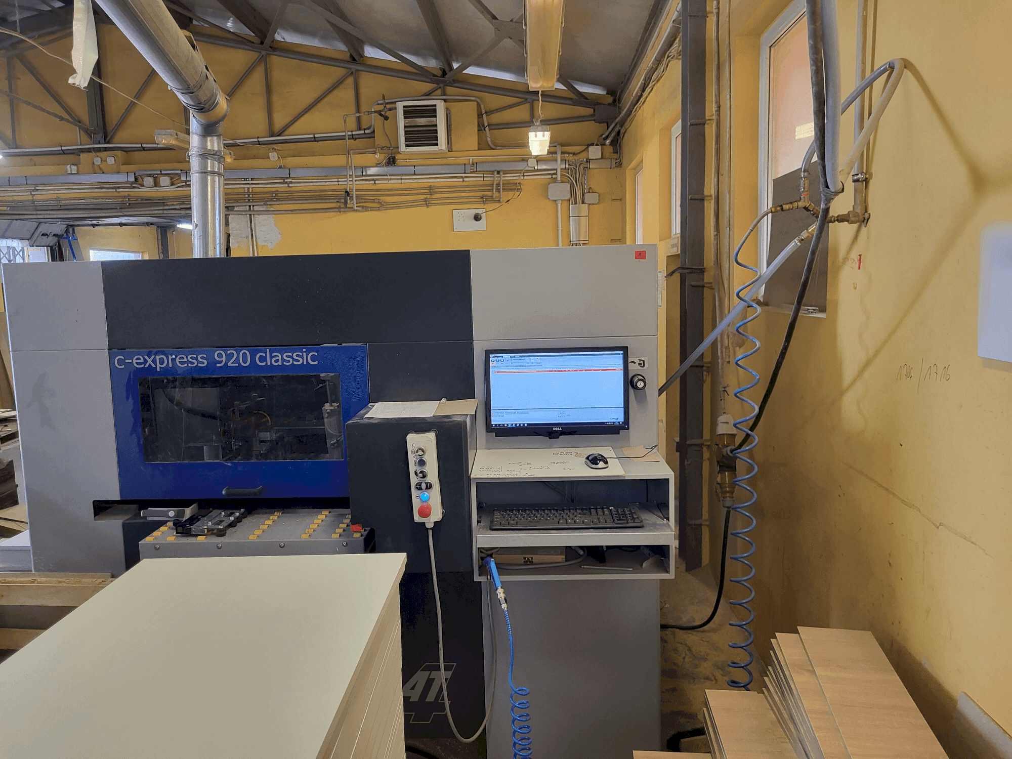 MACHINE_IMG_ALT_FRONT_VIEW