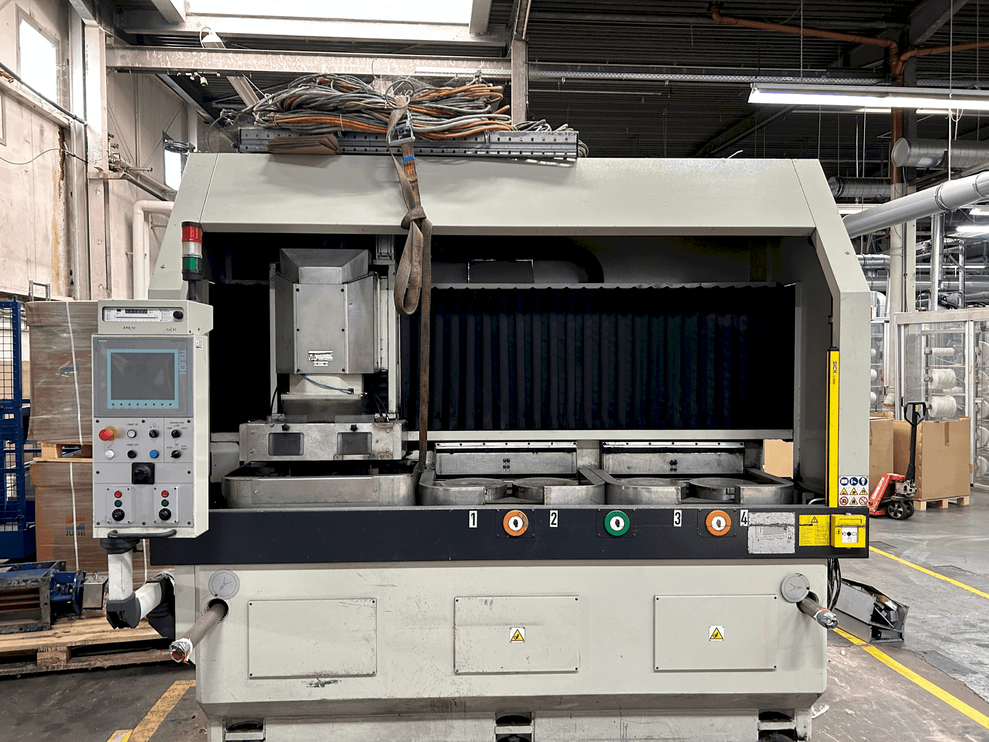 MACHINE_IMG_ALT_FRONT_VIEW