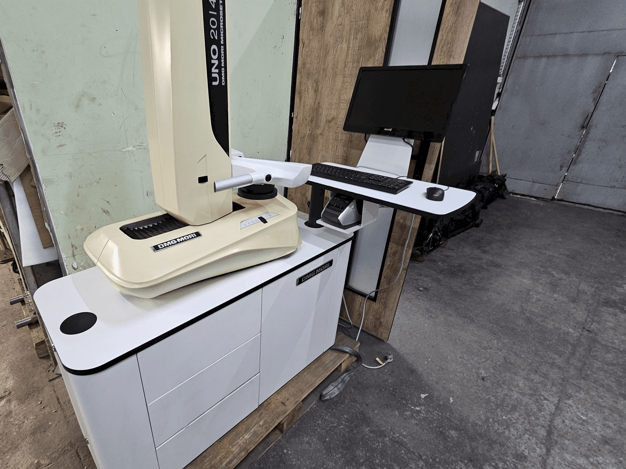 MACHINE_IMG_ALT_FRONT_VIEW