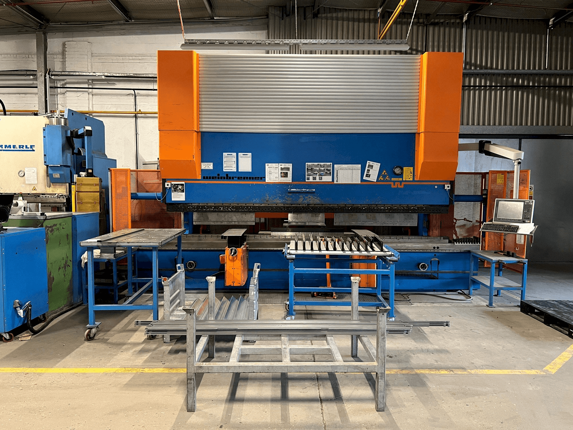 MACHINE_IMG_ALT_FRONT_VIEW