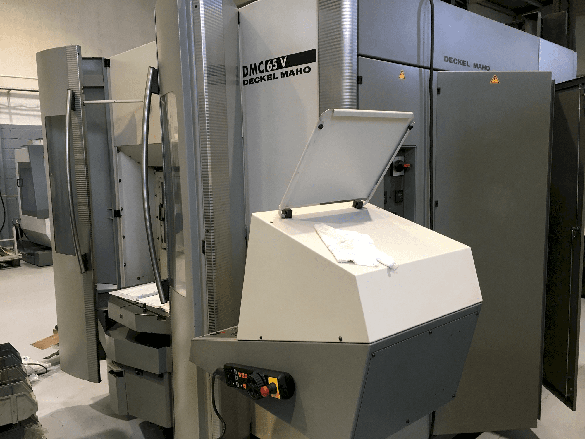 Front view of DECKEL MAHO DMC 65V machine