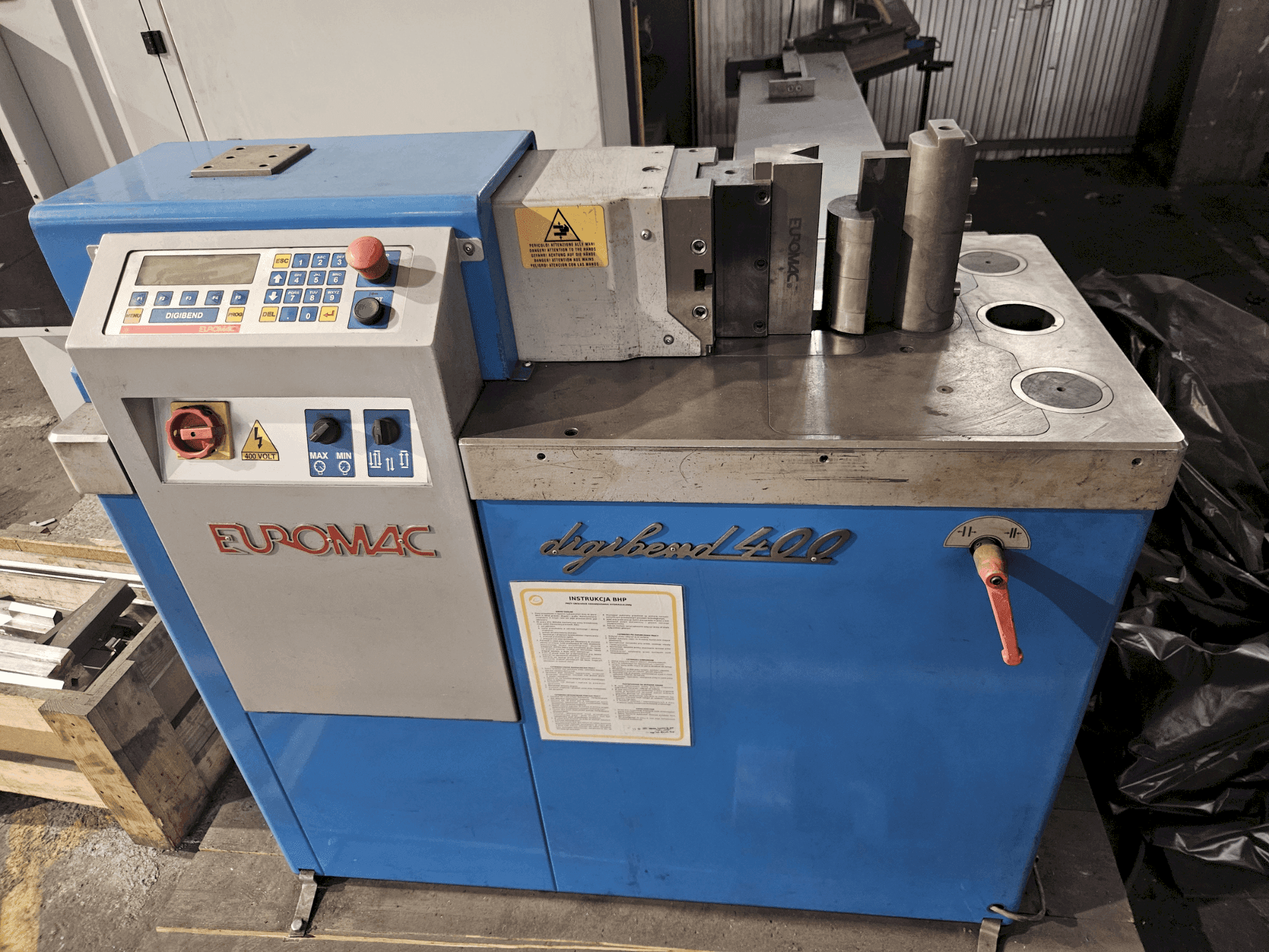 MACHINE_IMG_ALT_FRONT_VIEW