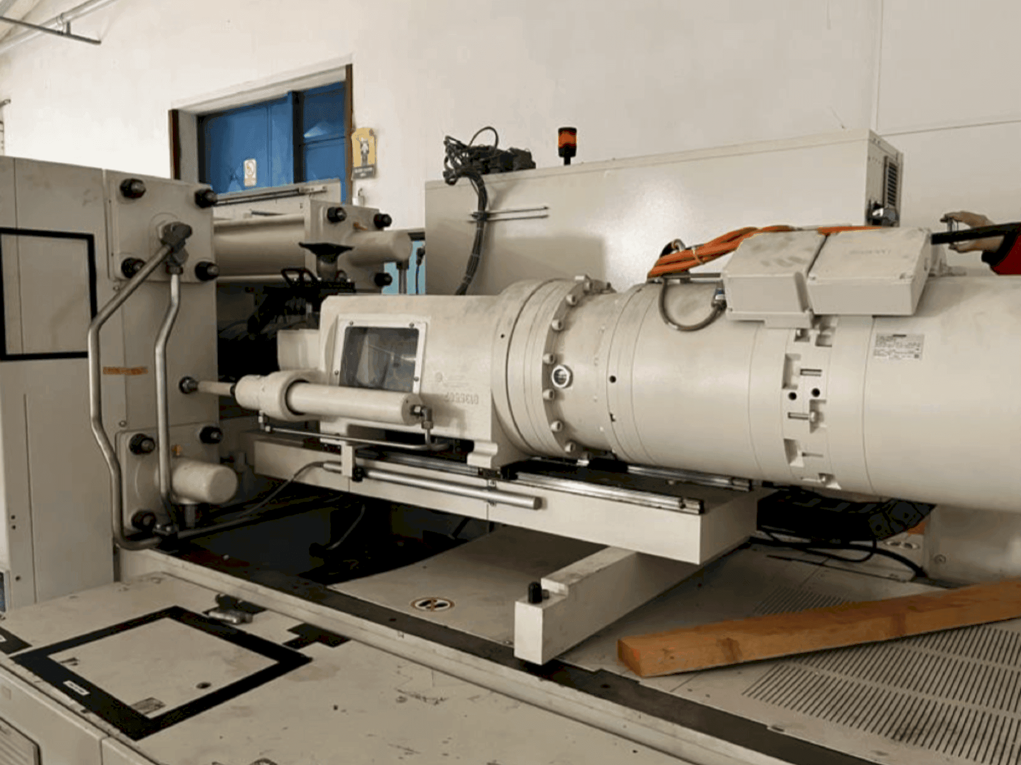 MACHINE_IMG_ALT_FRONT_VIEW