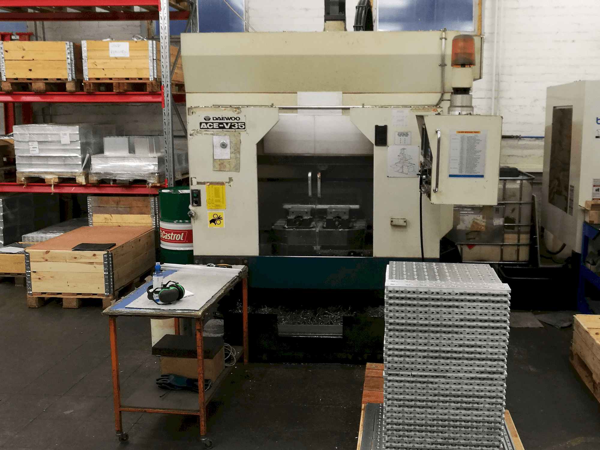 Front view of DAEWOO ACE V-35 Machine